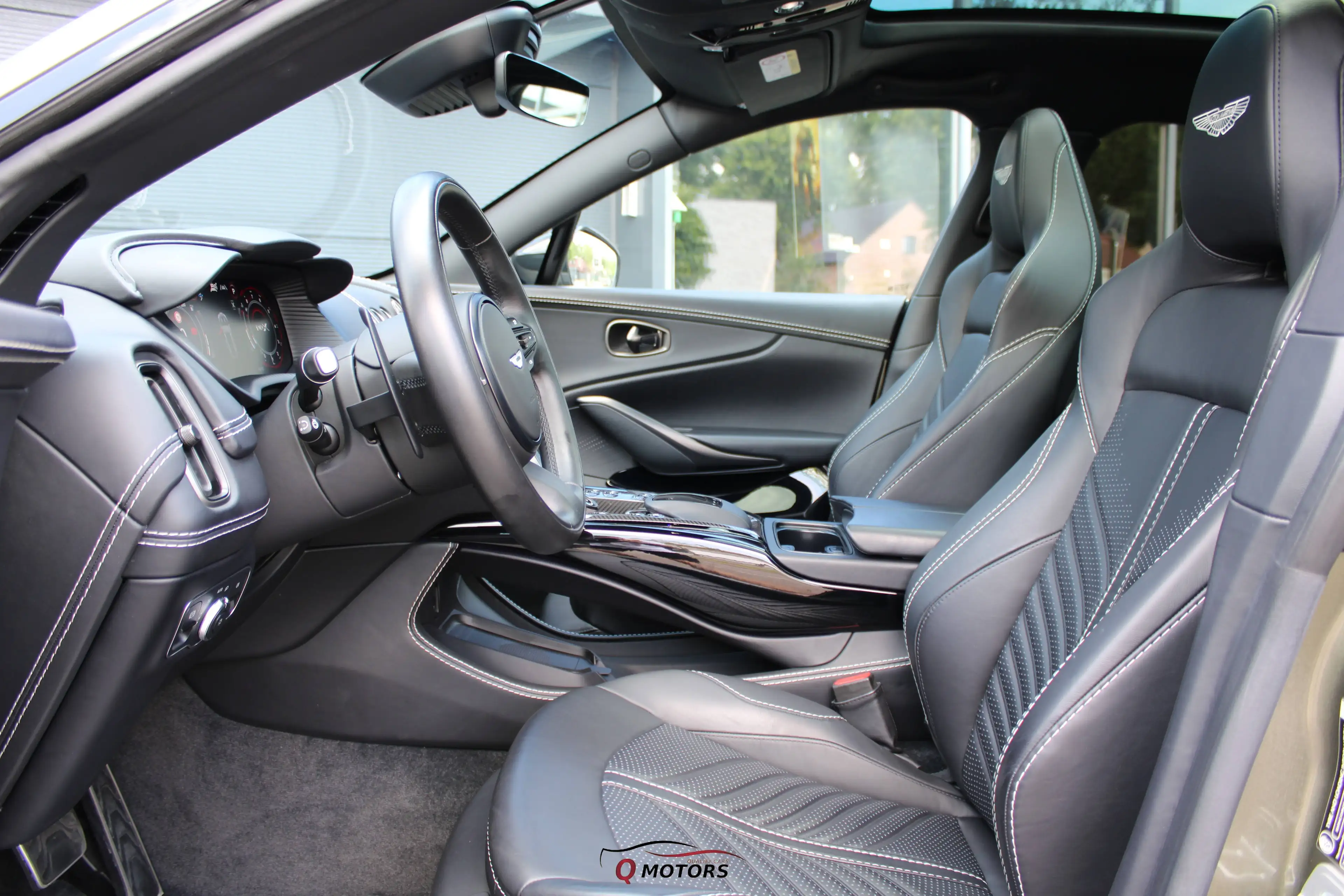 Aston Martin DBX 707/PANO/LED/KEYLESS/ACC/CARPLAY/ — photo 13