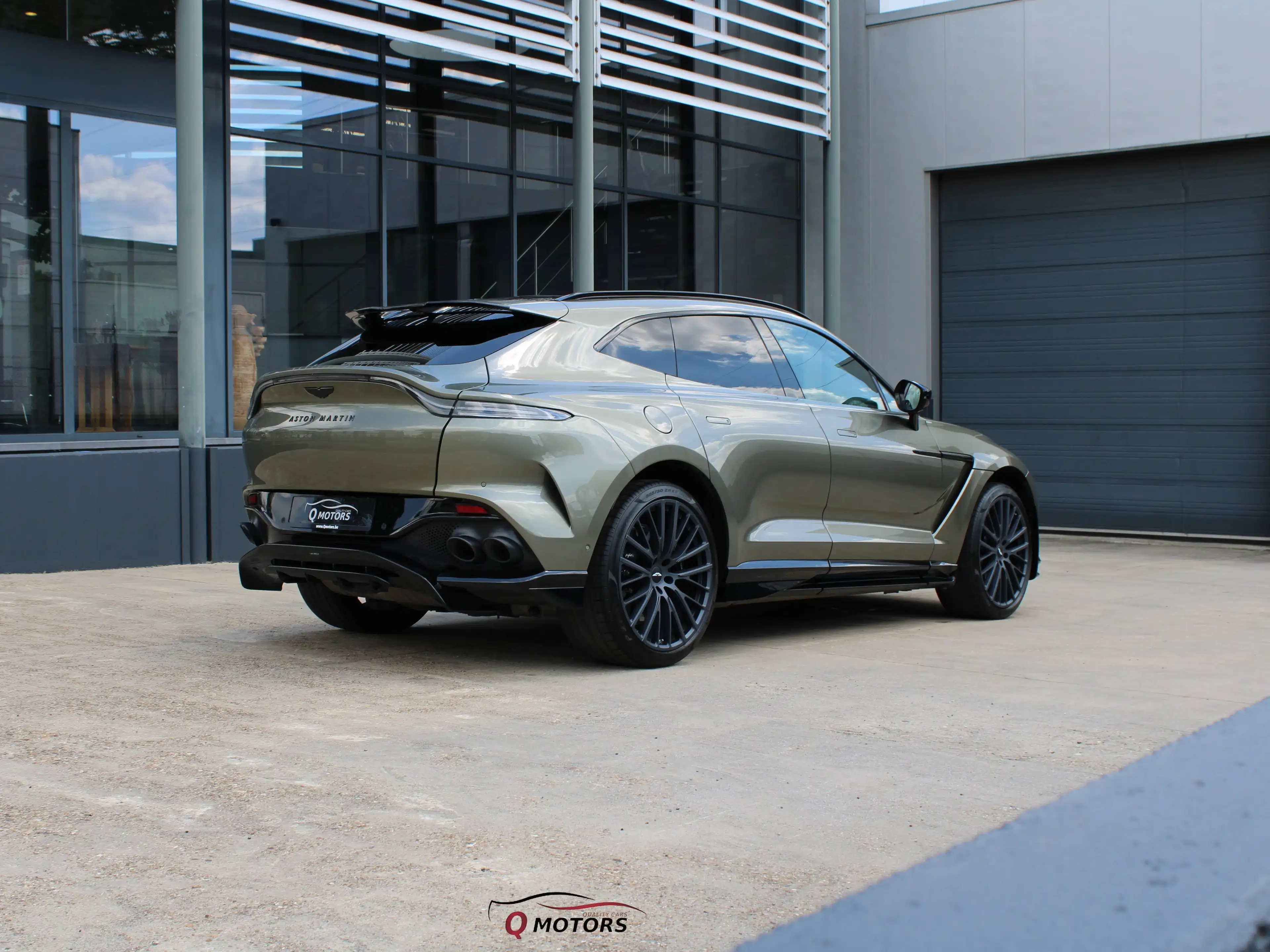 Aston Martin DBX 707/PANO/LED/KEYLESS/ACC/CARPLAY/ — photo 9