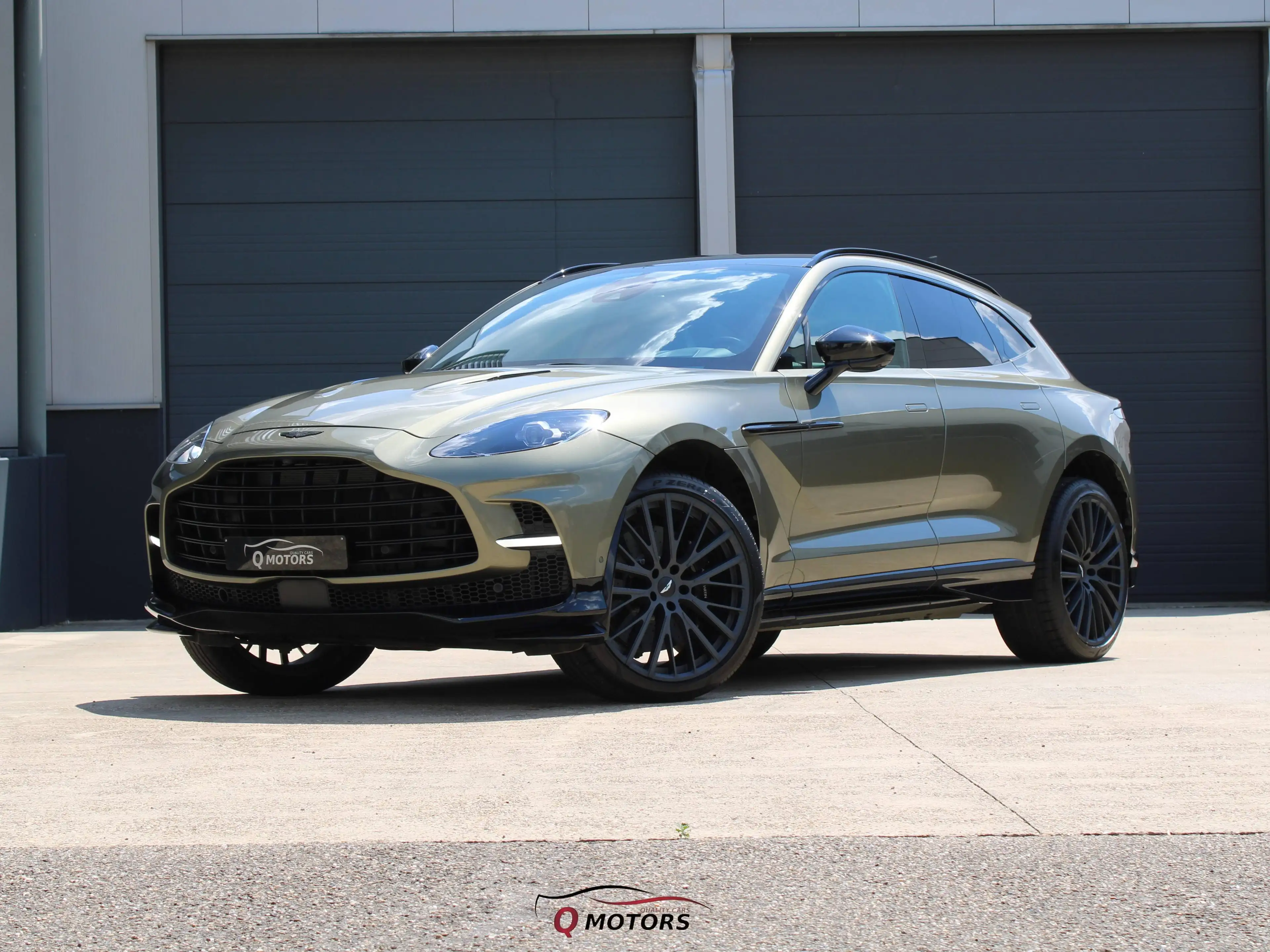 Aston Martin DBX 707/PANO/LED/KEYLESS/ACC/CARPLAY/