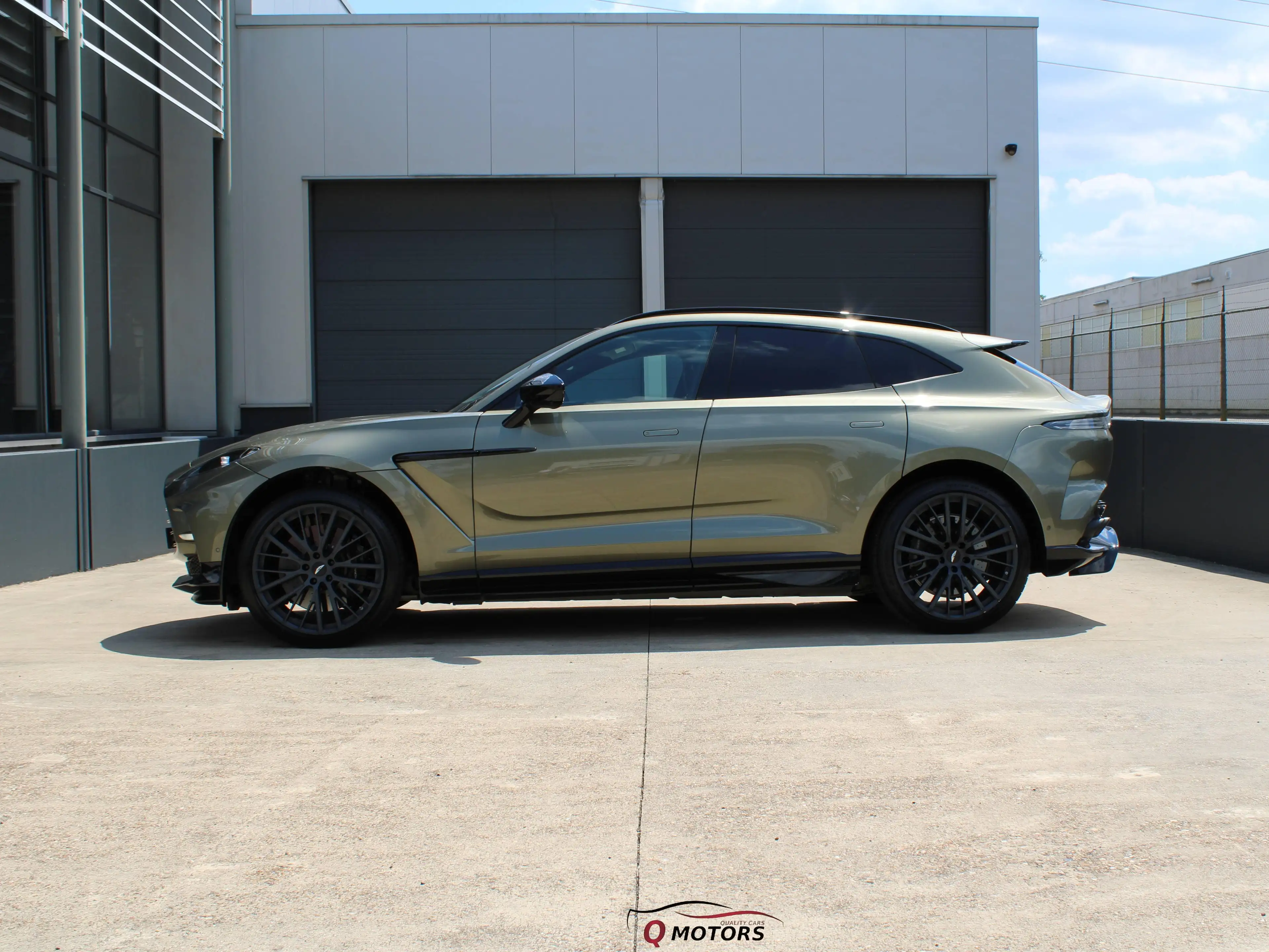 Aston Martin DBX 707/PANO/LED/KEYLESS/ACC/CARPLAY/ — photo 5