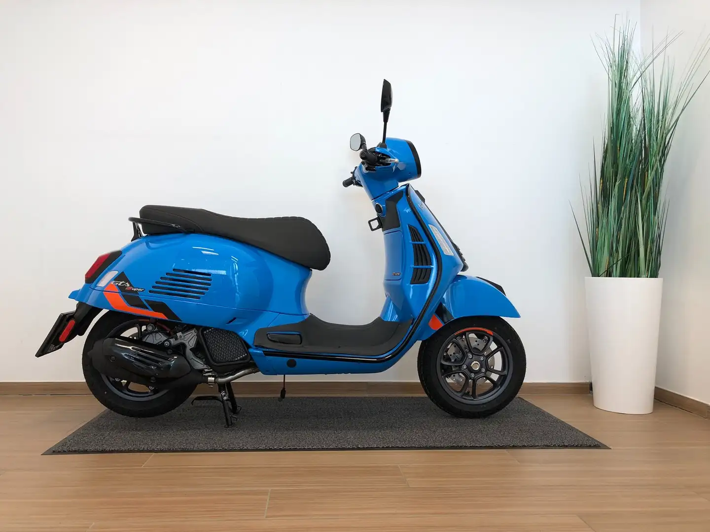 Vespa GTS Super 125 Azul - 2