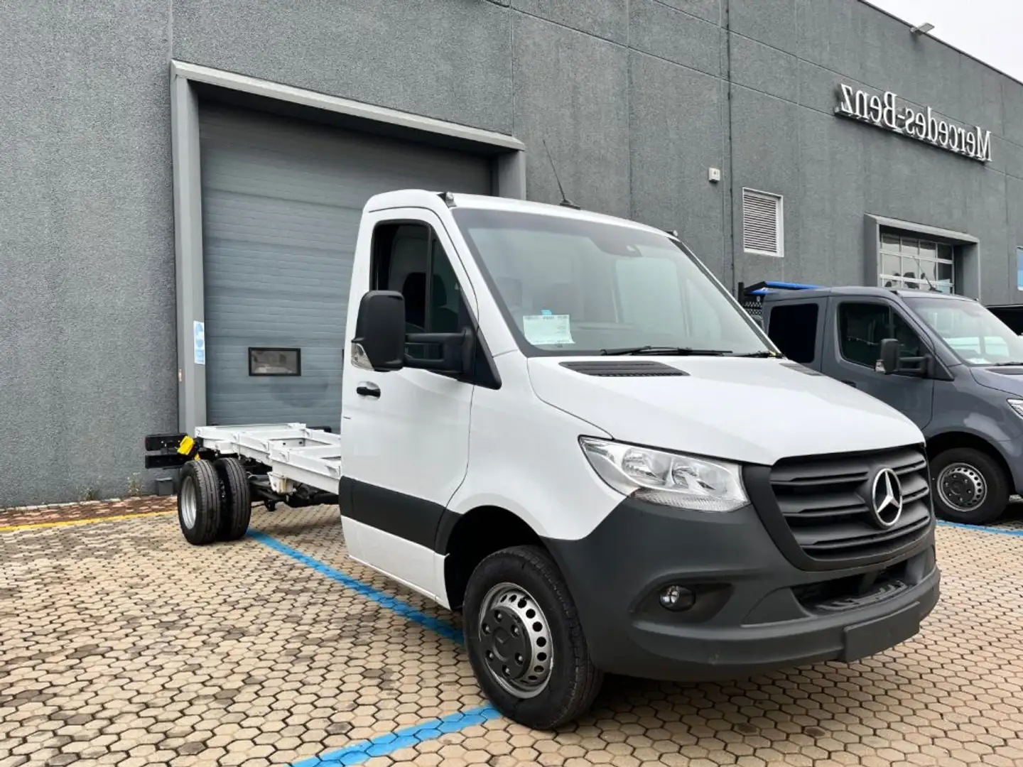 Mercedes-Benz Sprinter 519 T 43/50 PRO Blanc - 2