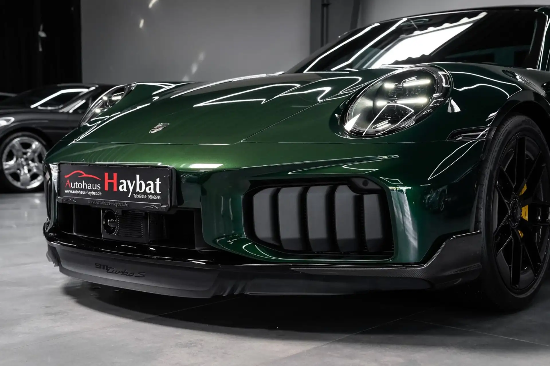 포르쉐 911 Turbo S Coupe 2026 초록 사진 5