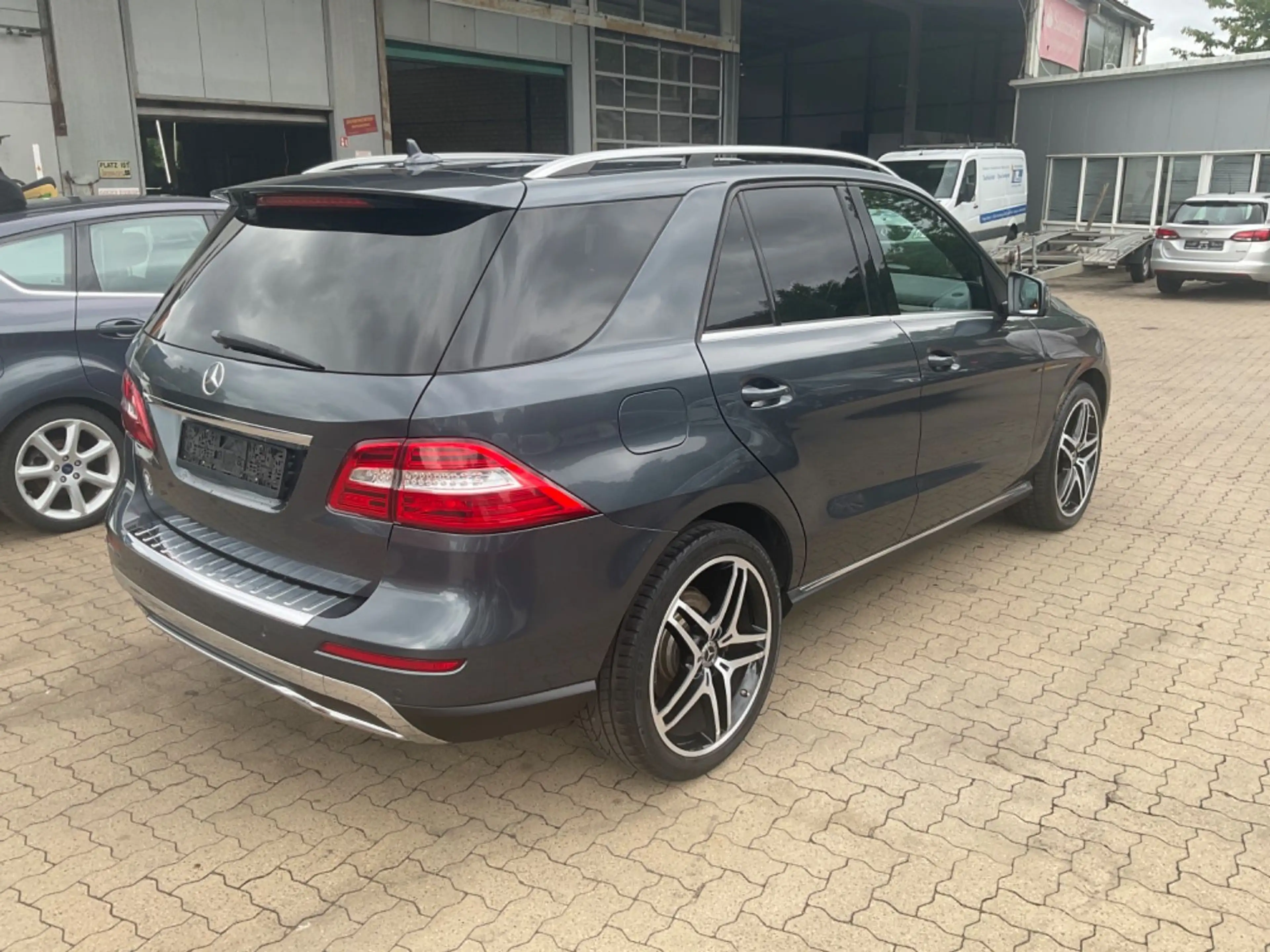 Mercedes-Benz ML 350 BlueTec 4Matic TÜV 11.2027 — photo 5