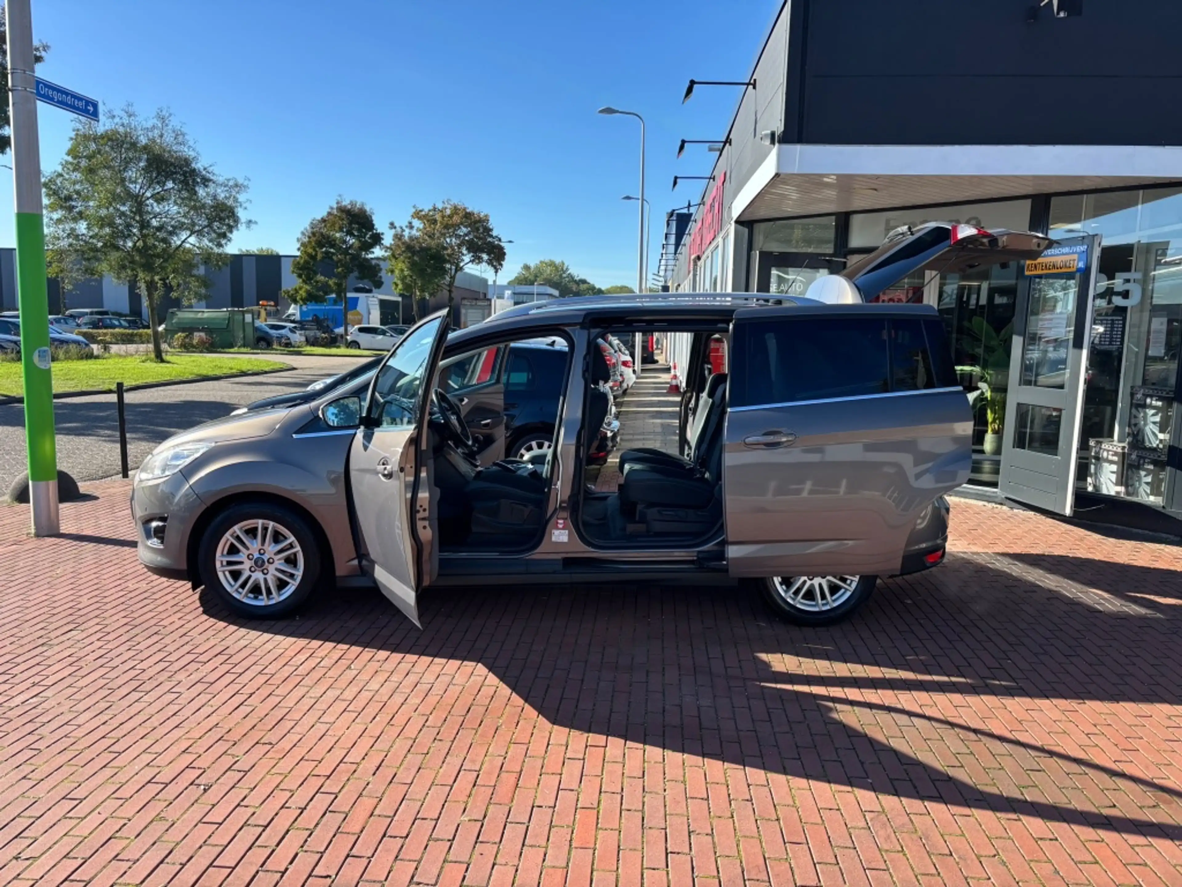 Ford Grand C-Max 1.0 Titanium Edition navi trekhaak airco 6 versn — photo 15