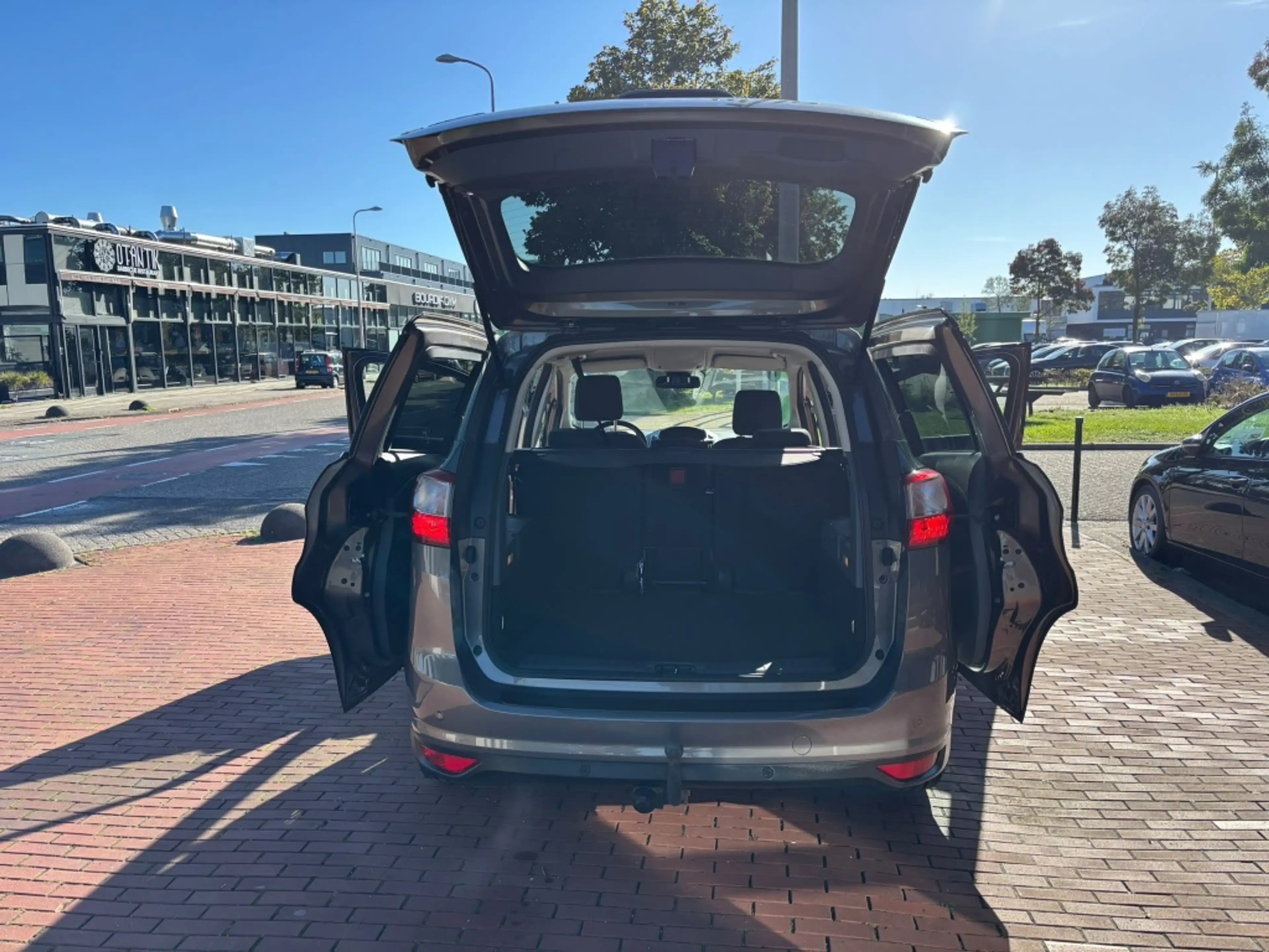 Ford Grand C-Max 1.0 Titanium Edition navi trekhaak airco 6 versn — photo 7