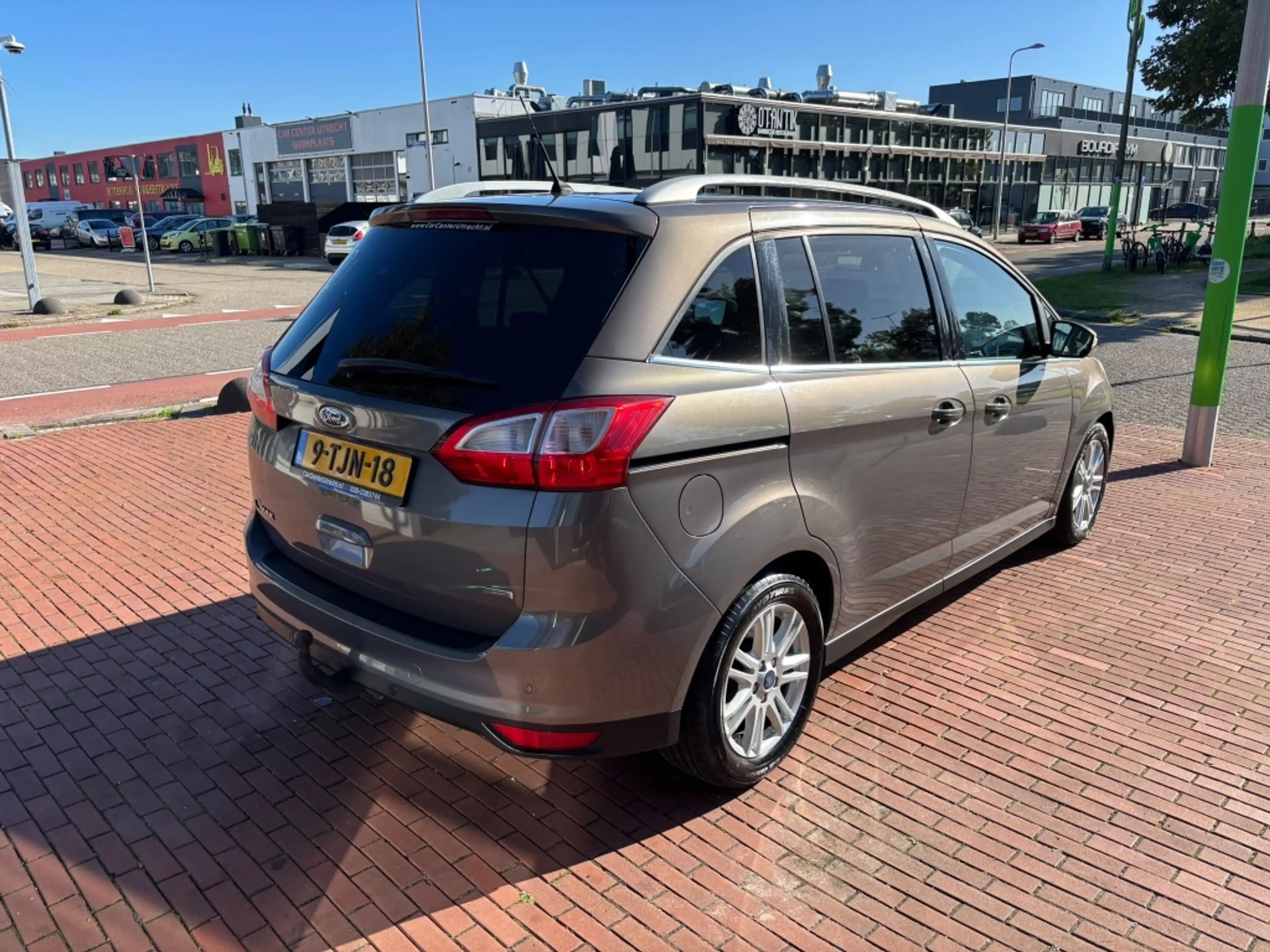Ford Grand C-Max 1.0 Titanium Edition navi trekhaak airco 6 versn — photo 4