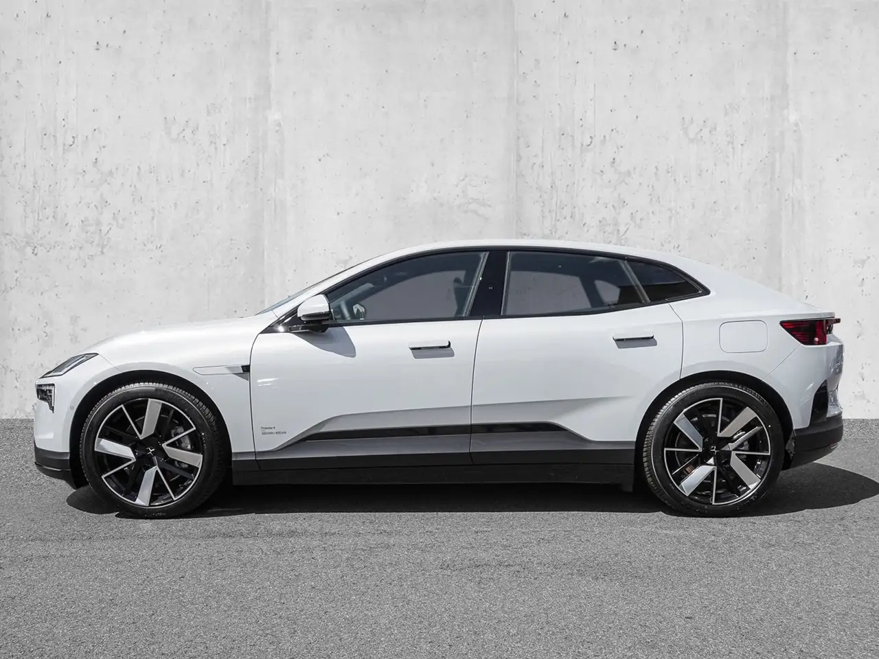 Polestar 4 2025