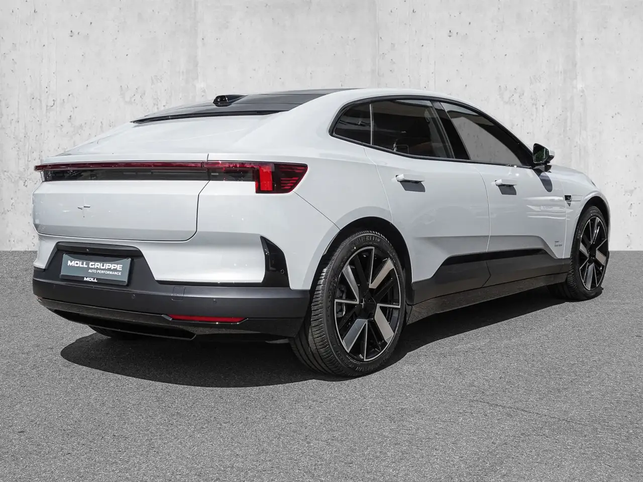 Polestar 4 2025