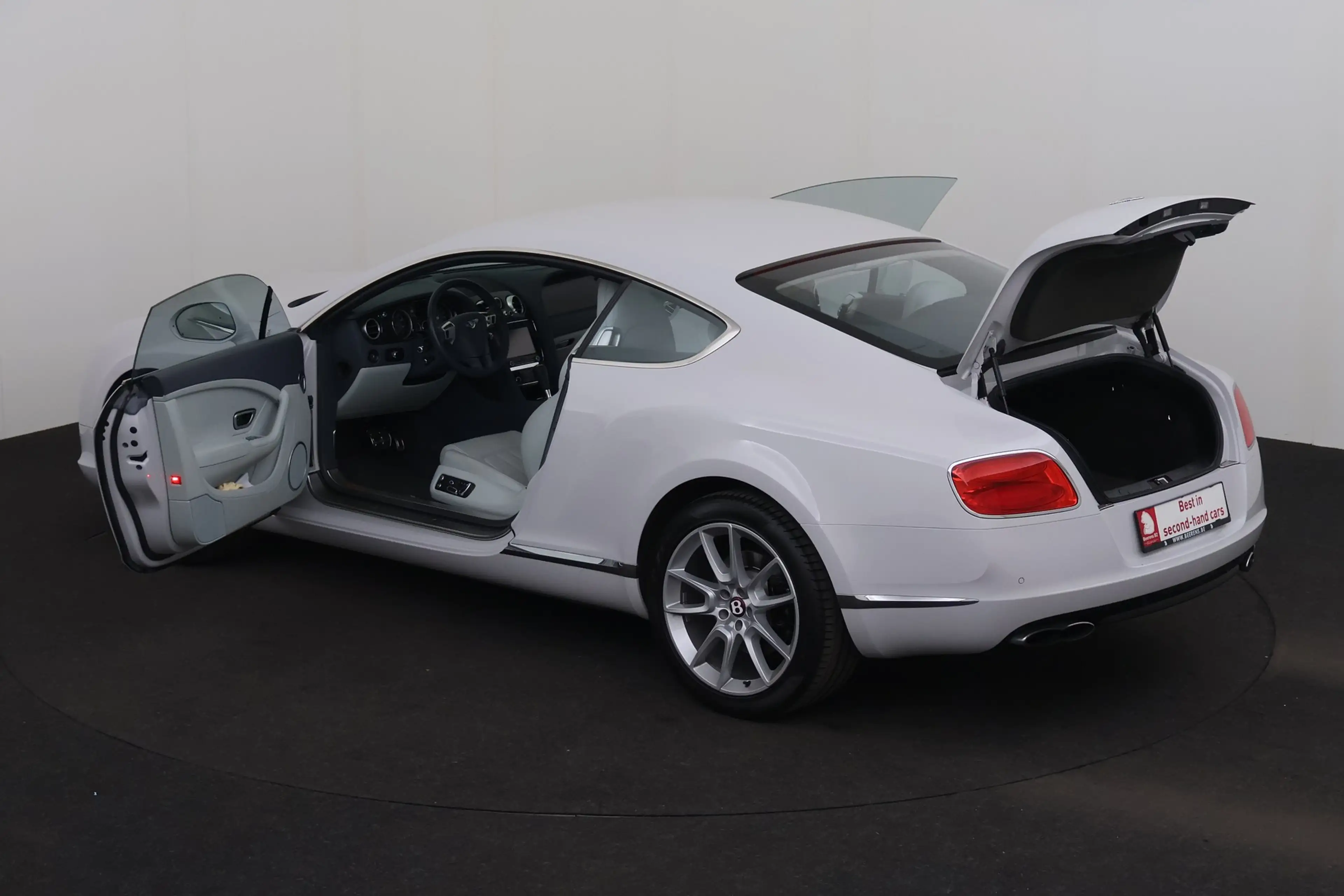 Bentley Continental GT V8 — photo 8