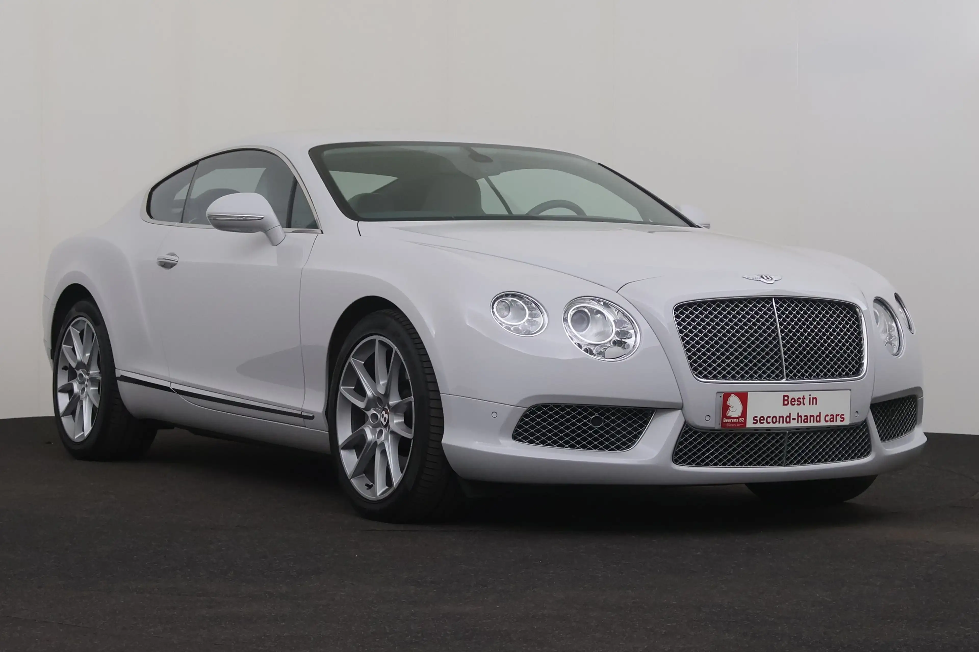 Bentley Continental GT V8 — photo 4