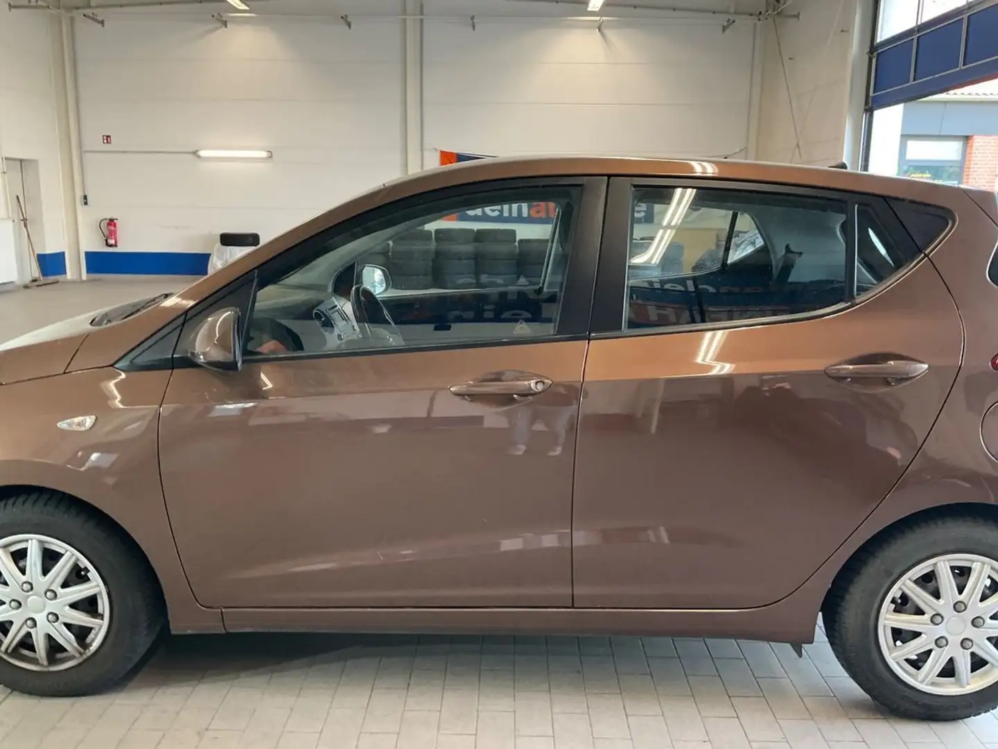 Hyundai i10 i10 1.0 YES! Brown - 2