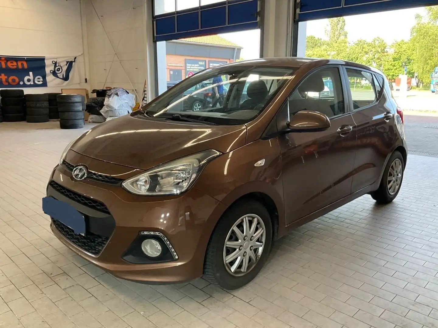 Hyundai i10 i10 1.0 YES! Brown - 1