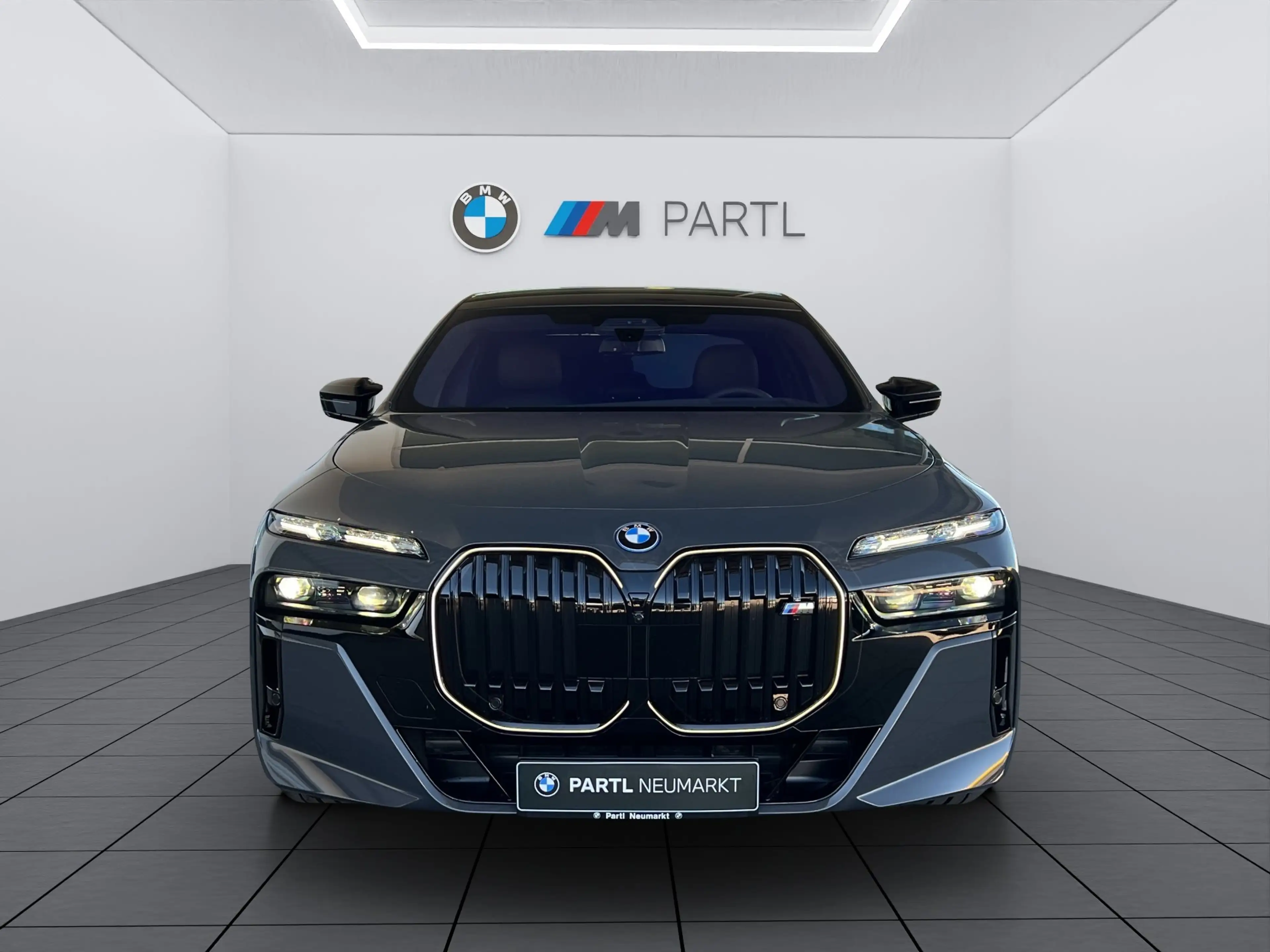 BMW 760 M760e xDrive EXECUTIVE B&W AUTOBAHNASSIST — photo 2