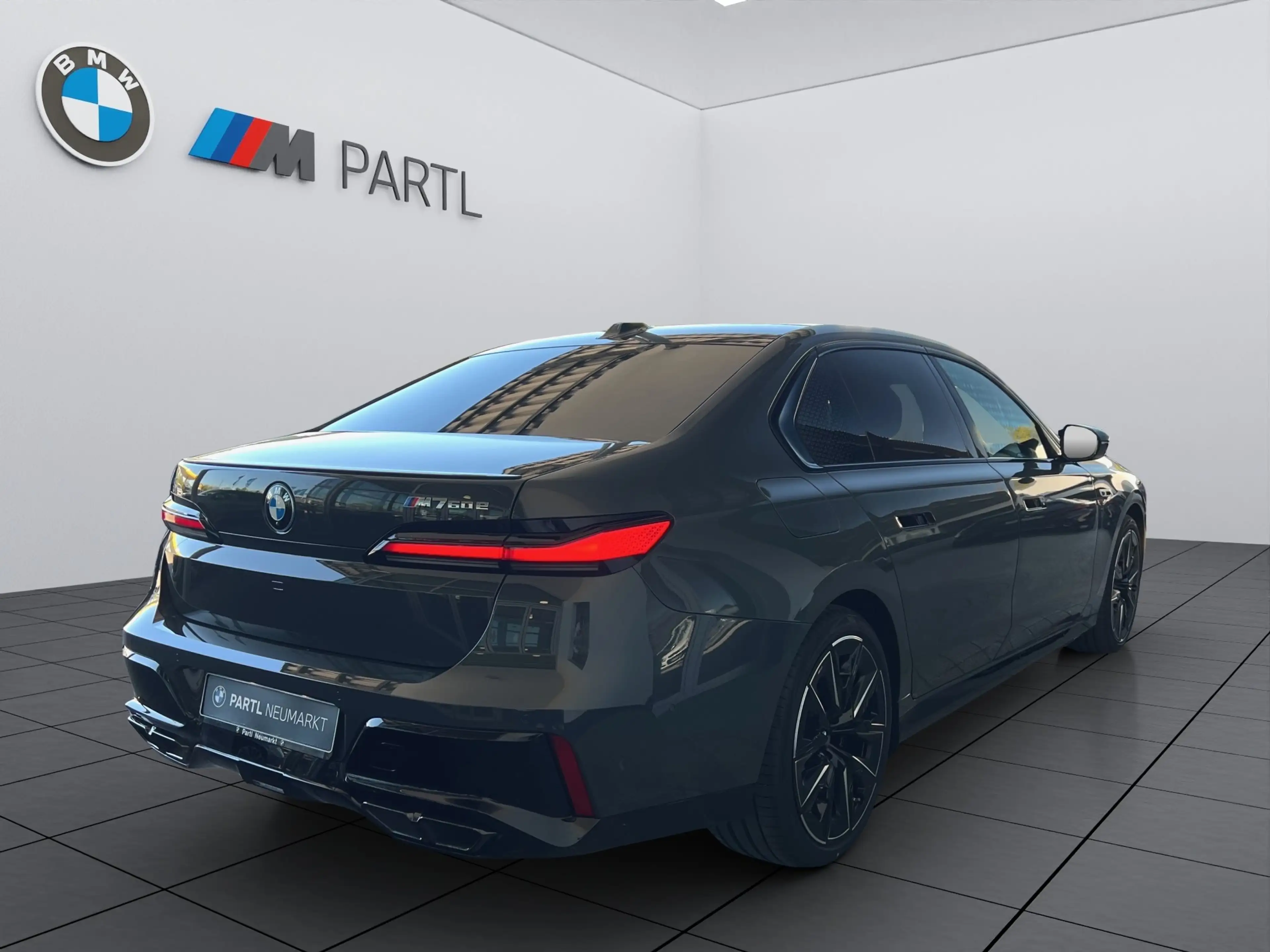 BMW 760 M760e xDrive EXECUTIVE B&W AUTOBAHNASSIST — photo 4