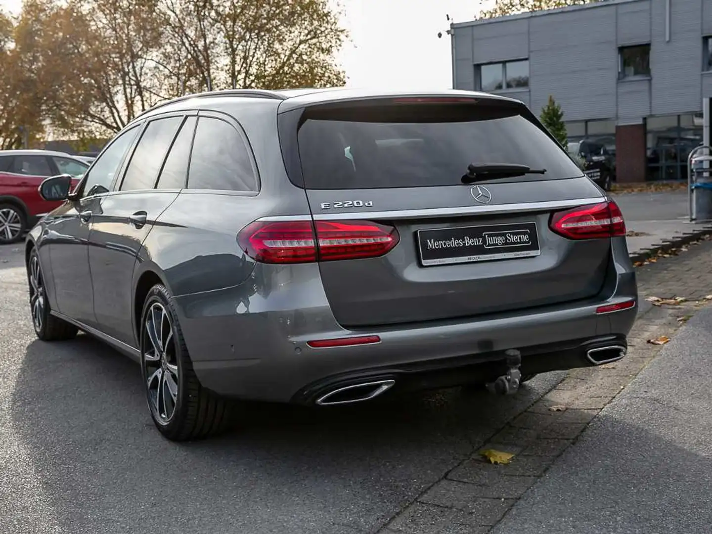 Mercedes-Benz E 220 T AVANTGARDE NIGHT AHK WIDESCREEN KAMERA Grau - 2