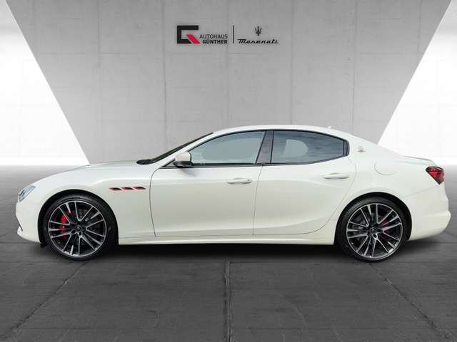 Maserati Ghibli Trofeo V8 580PS RWD - Carbon - Bowers&Wilkins