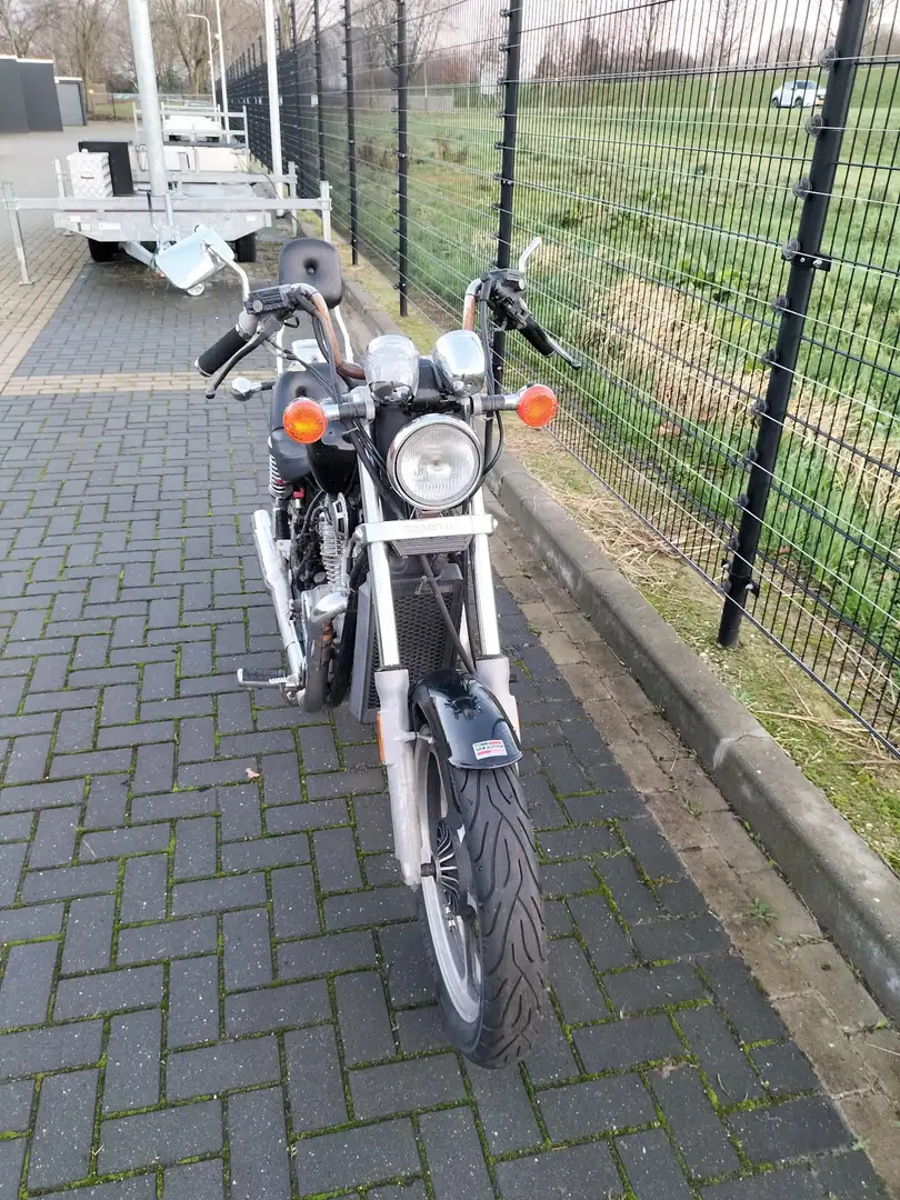 Honda Shadow 750 Чорний - 2