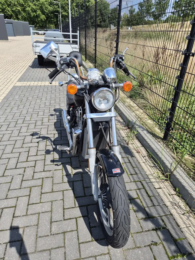 Honda Shadow 750 Zwart - 1