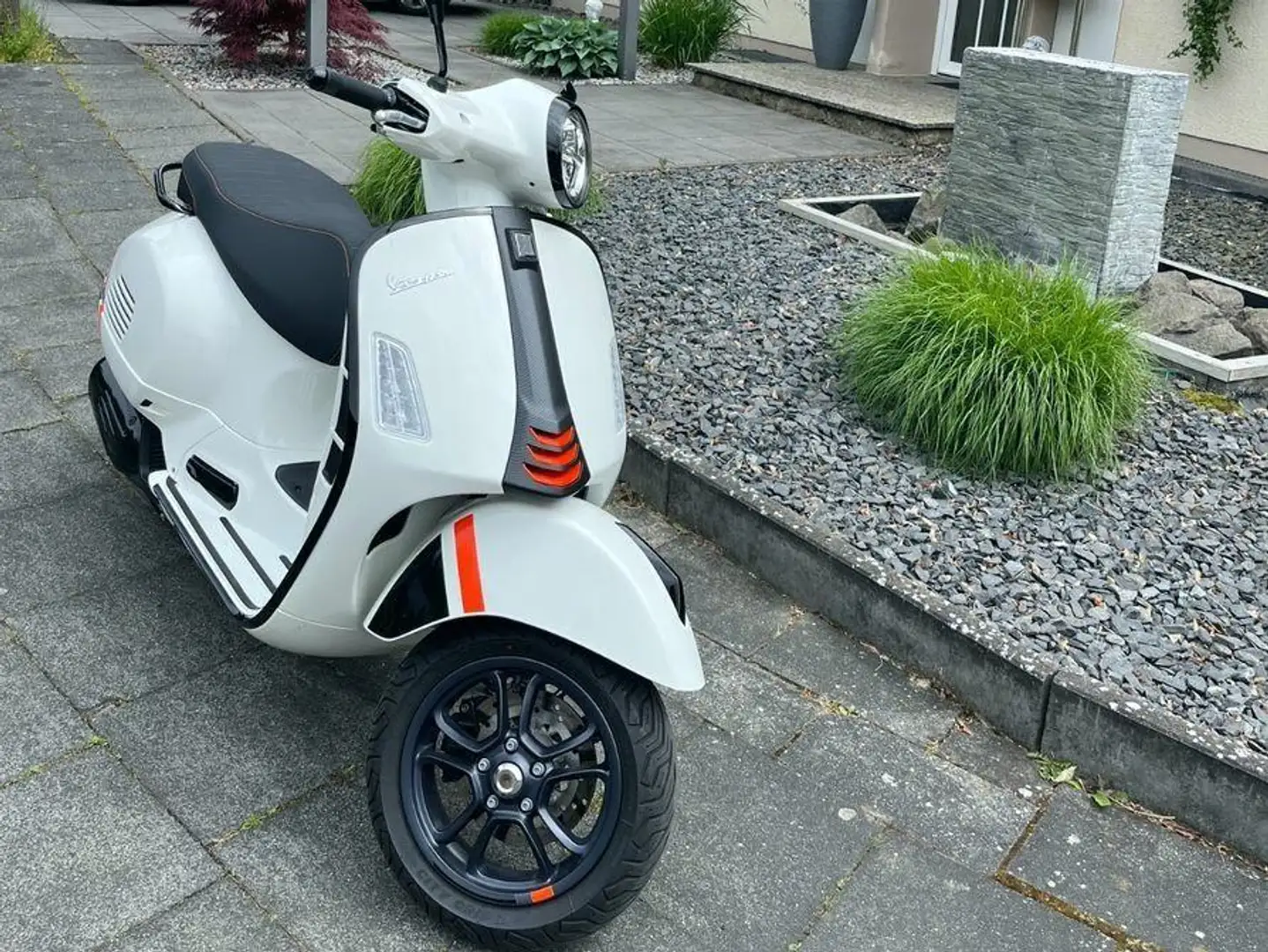 Vespa GTS 125 Supersport 2.0 Fehér - 1