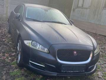 XJ 3.0 V6 Diesel S Portfolio