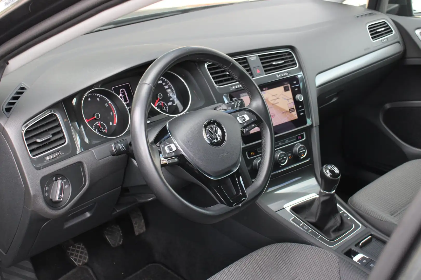 Volkswagen Golf 1.0 TSI Comfortline - LED, CRUISE CONTROL, DAB RAD Grijs - 2