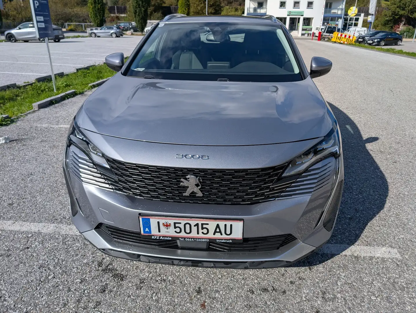 Peugeot 3008 3008 1,6 PureTech 180 S Grau - 1