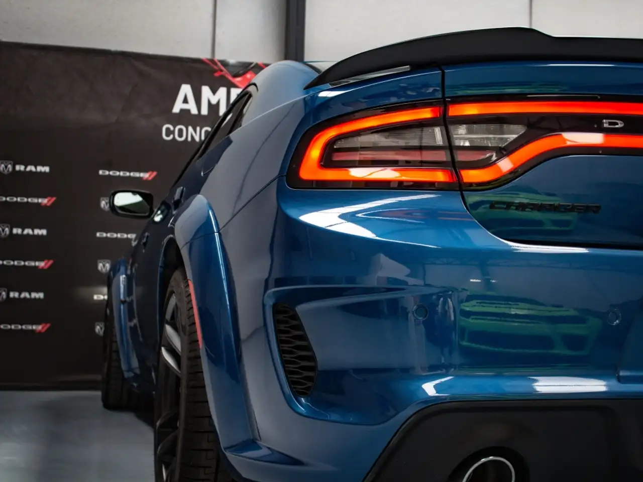 Dodge Charger 2024 — фото 11