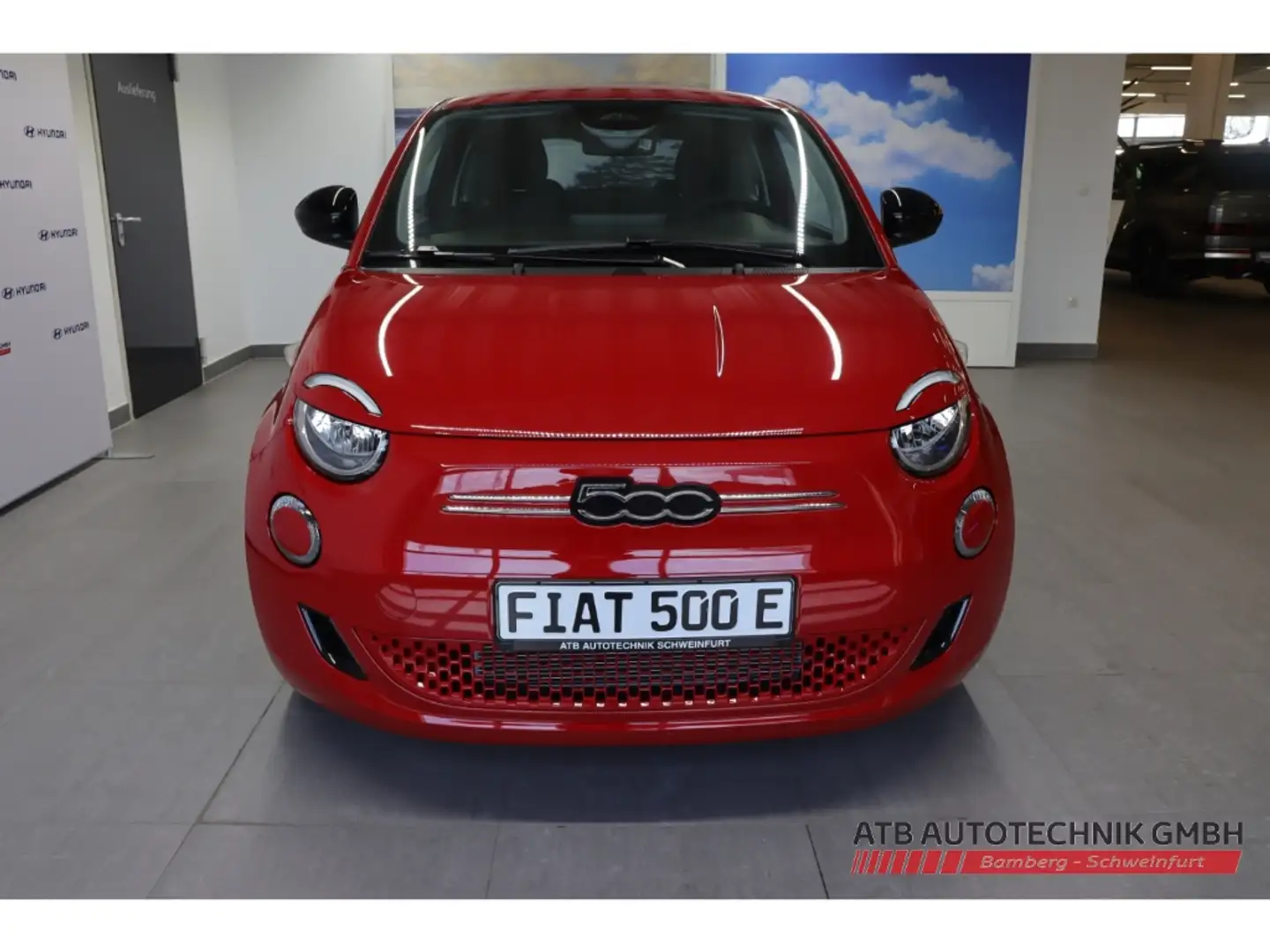 Fiat 500e MY25 RED 23,8 kWh Apple CarPlay Klimaautom DAB Roşu - 2