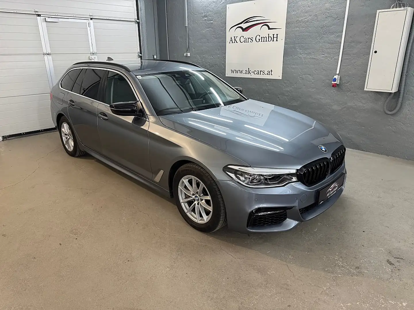 BMW 540 d xDrive Touring Aut.(G31) Grau - 2