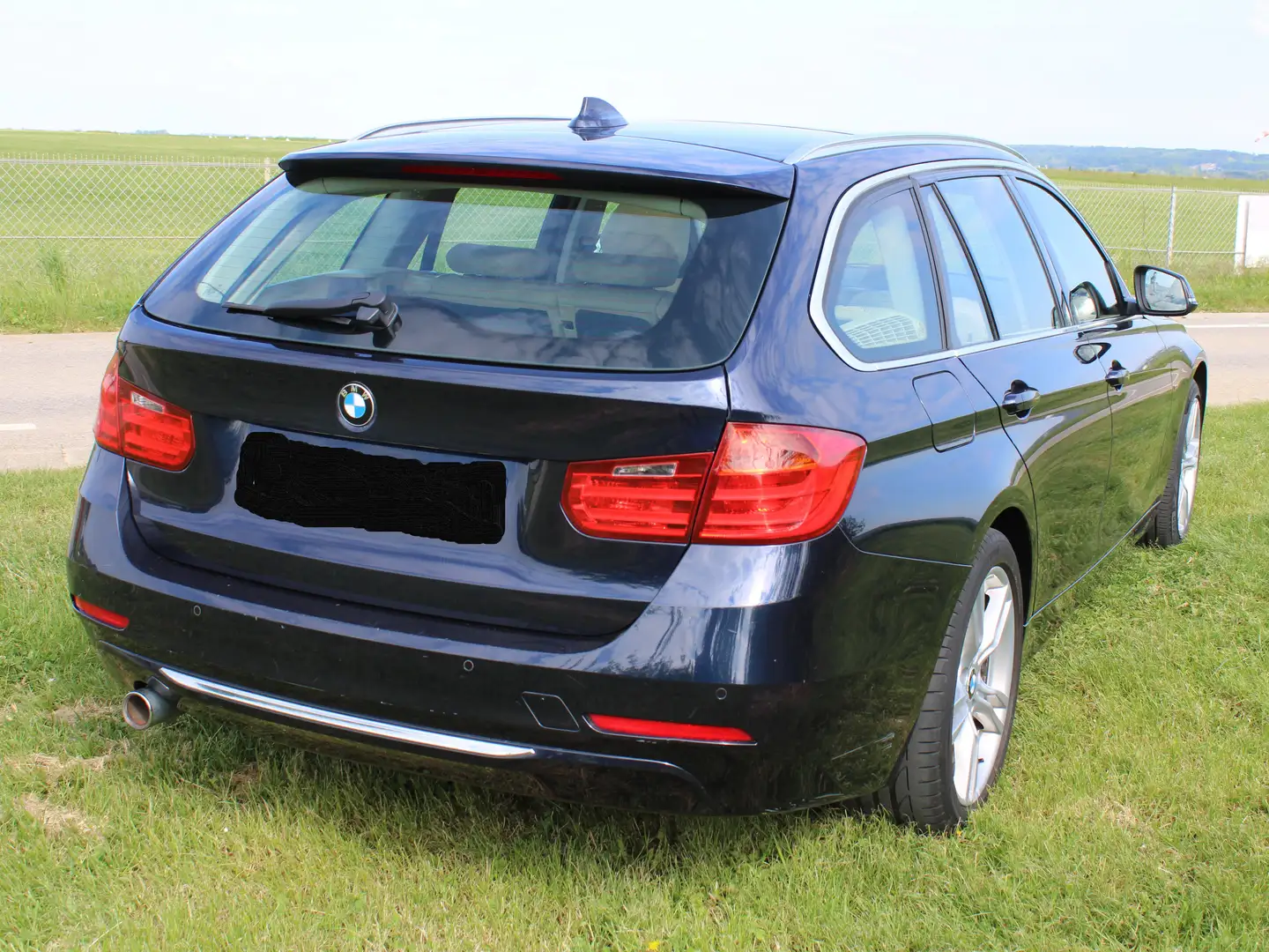 BMW 316 Touring 316d 116 ch Luxury Bleu - 2