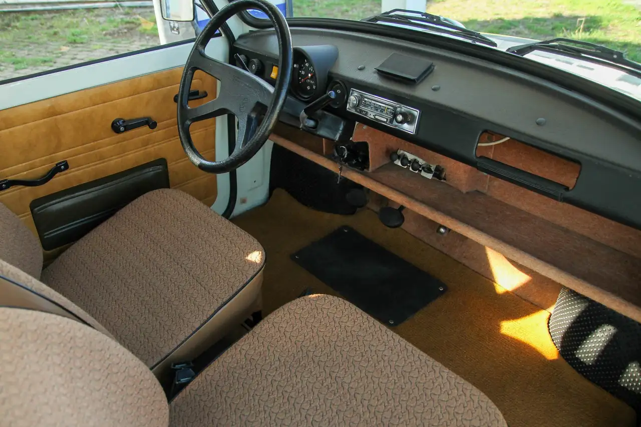Trabant P601 Coupé-1ère peinture-faible kms, foto 9