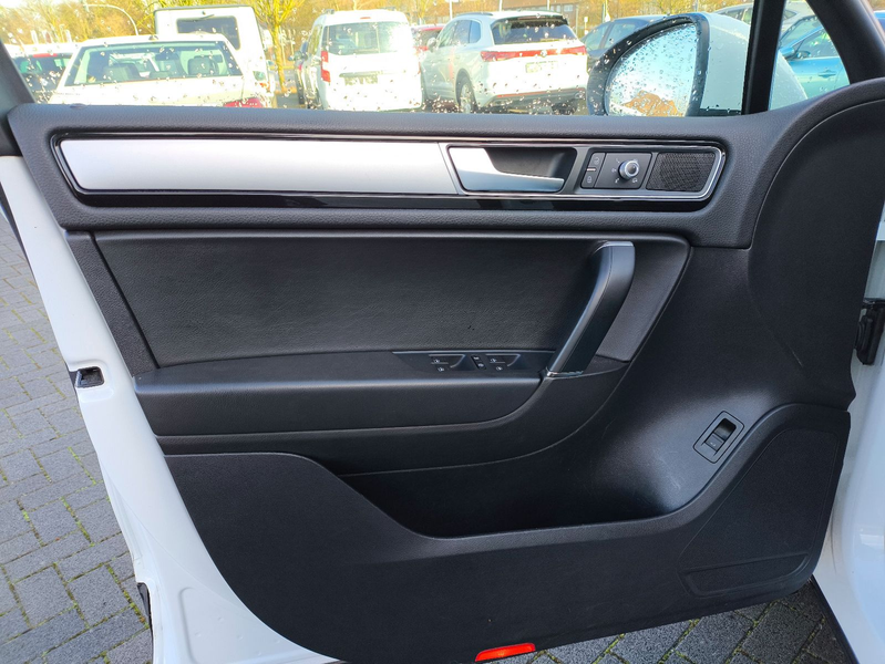 Volkswagen Touareg V6 TDI 4Motion,LEDER,NAVI,SITZHEIZUNG — photo 13