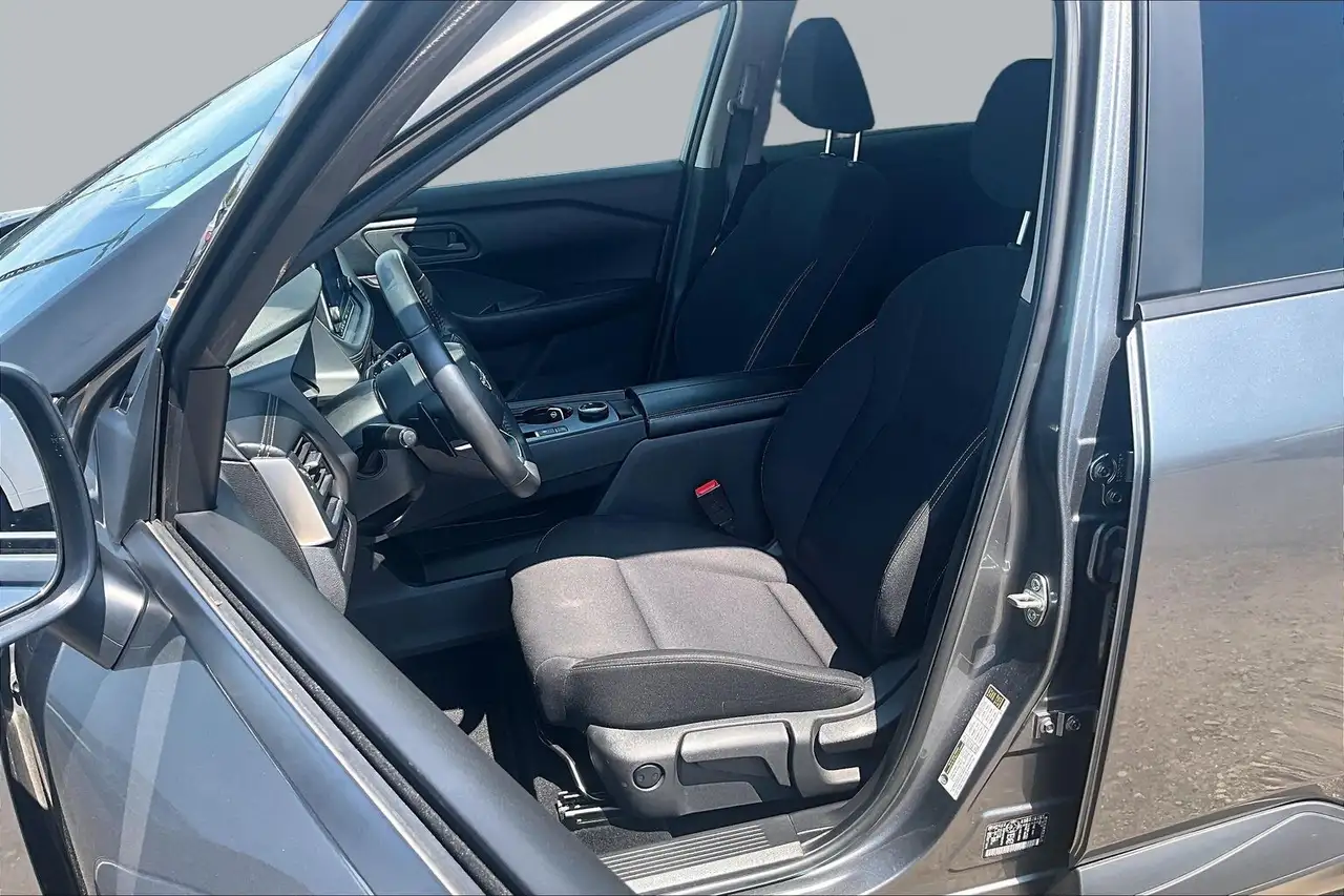 Nissan Rogue fotografie Nissan Rogue
