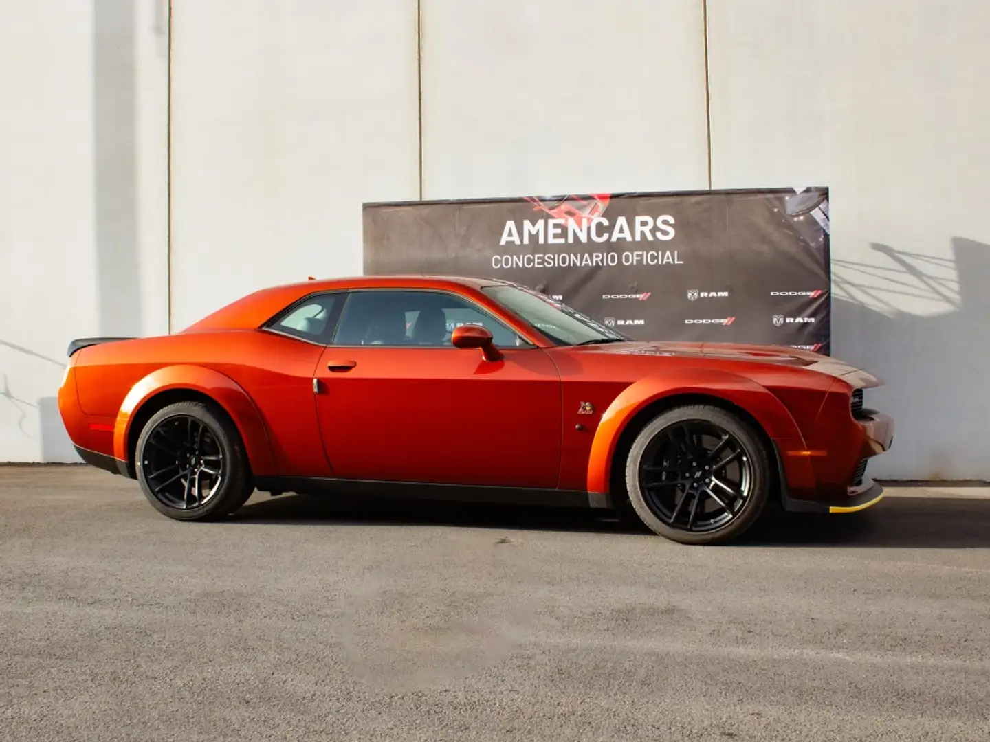 Dodge Challenger R/T Scat Pack 6.4 HEMI V8 Orange - 2