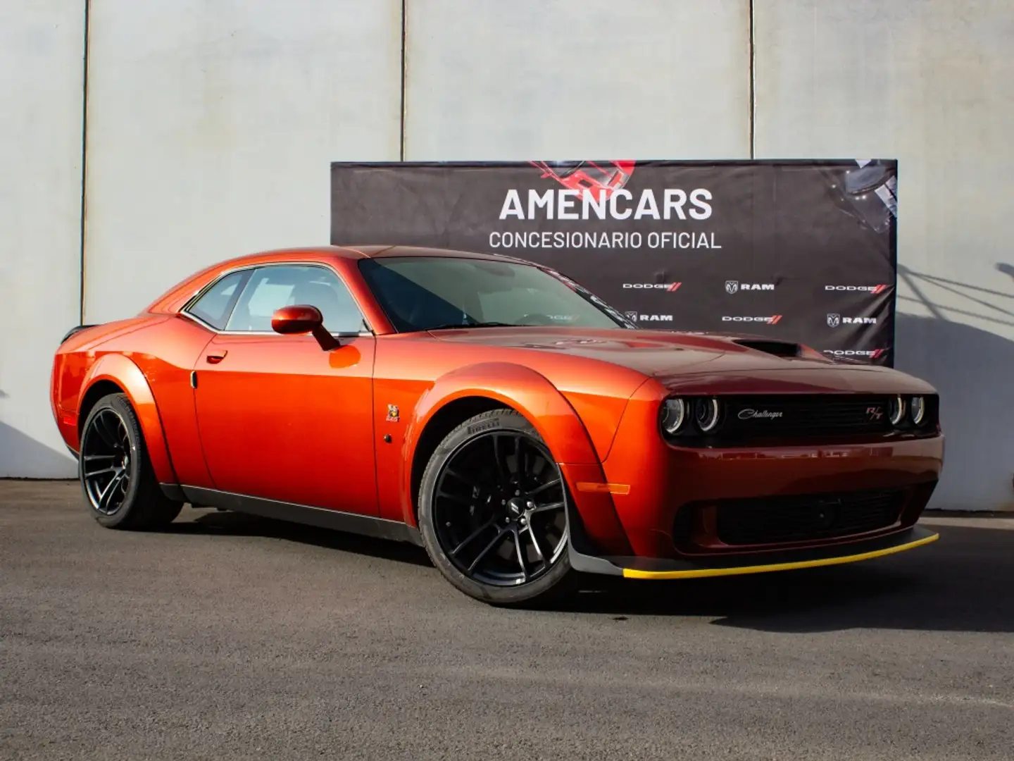 Dodge Challenger R/T Scat Pack 6.4 HEMI V8 Orange - 1
