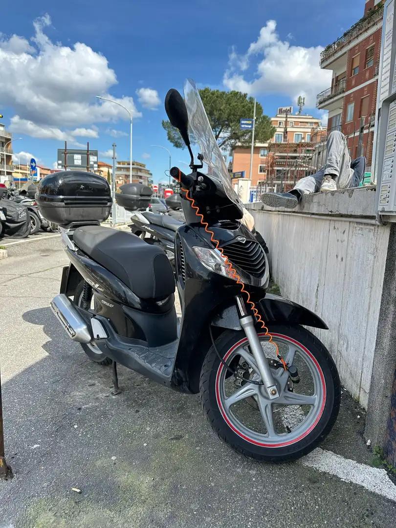 Honda SH 150 Zwart - 1