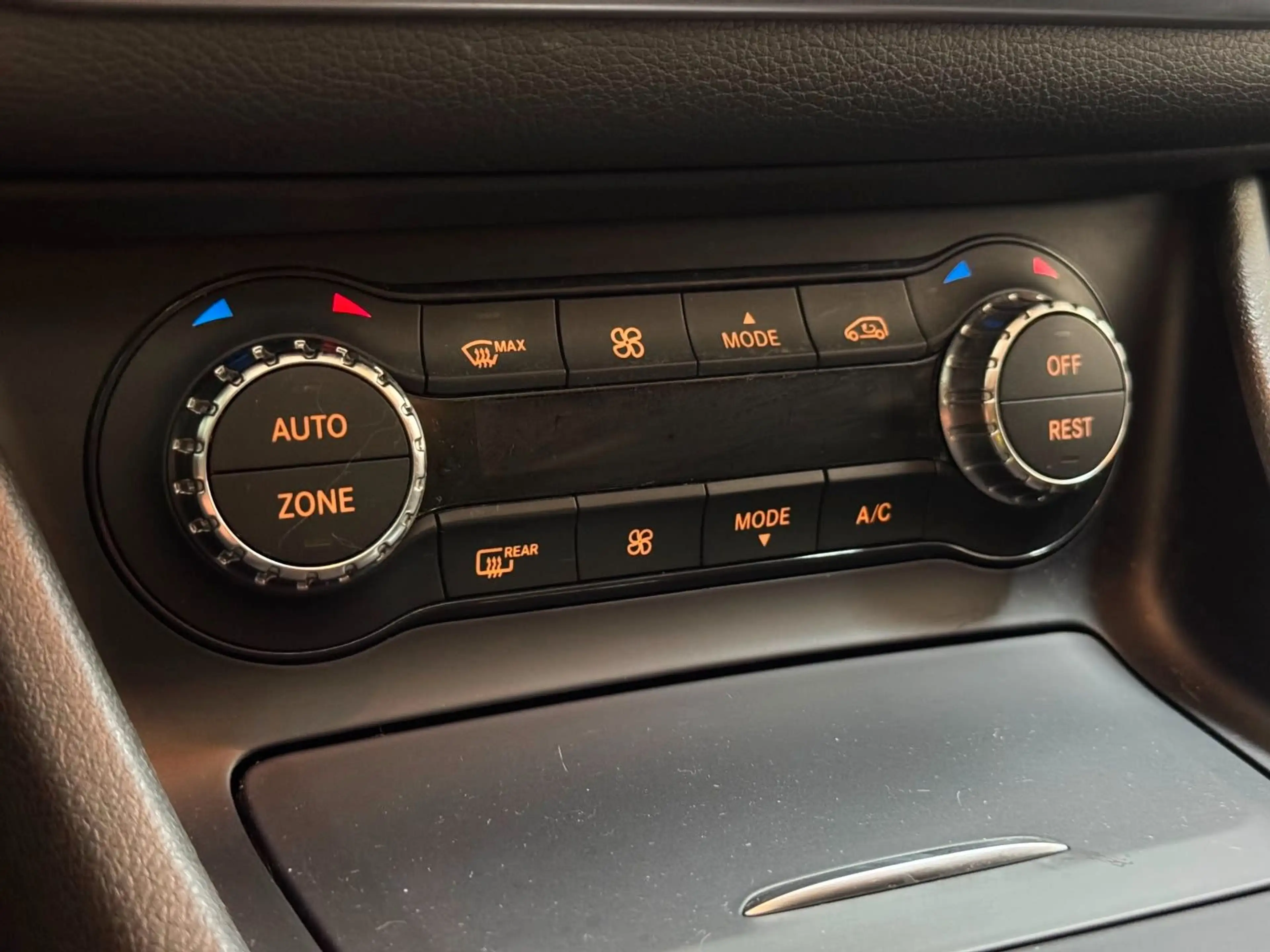 Mercedes-Benz CLA 200 AMG Line *Harman/Kardon*Pano*Kamera — photo 33