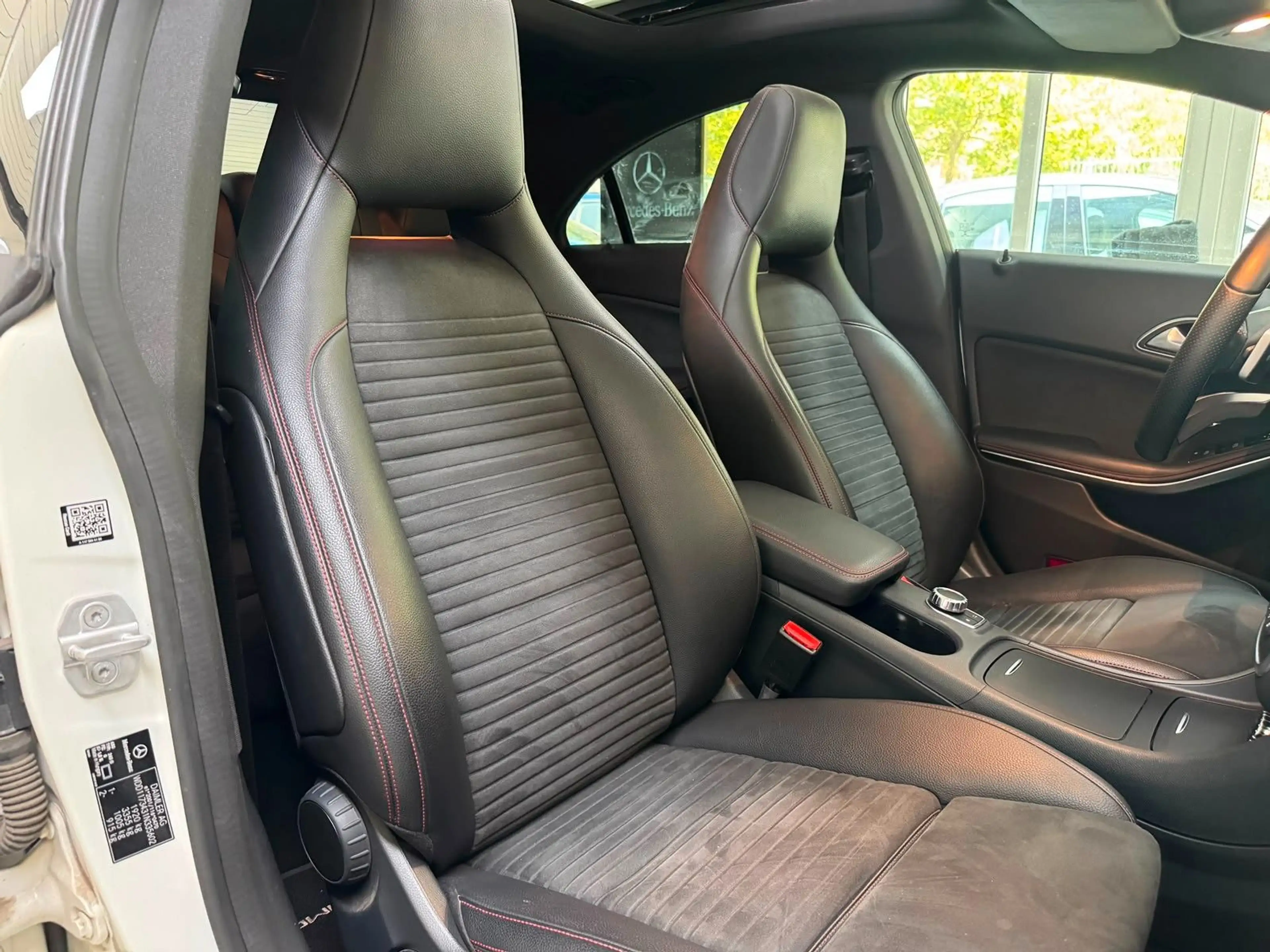 Mercedes-Benz CLA 200 AMG Line *Harman/Kardon*Pano*Kamera — photo 29