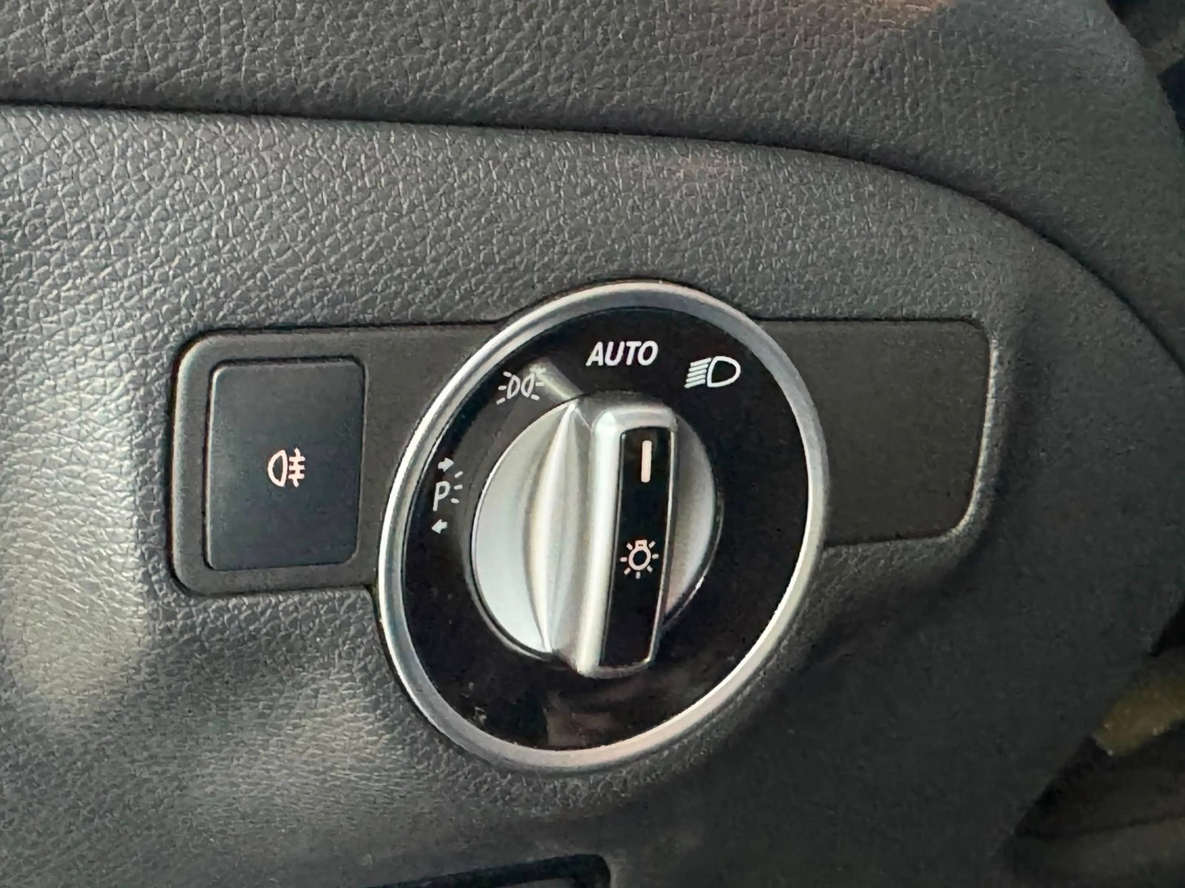 Mercedes-Benz CLA 200 AMG Line *Harman/Kardon*Pano*Kamera — photo 39
