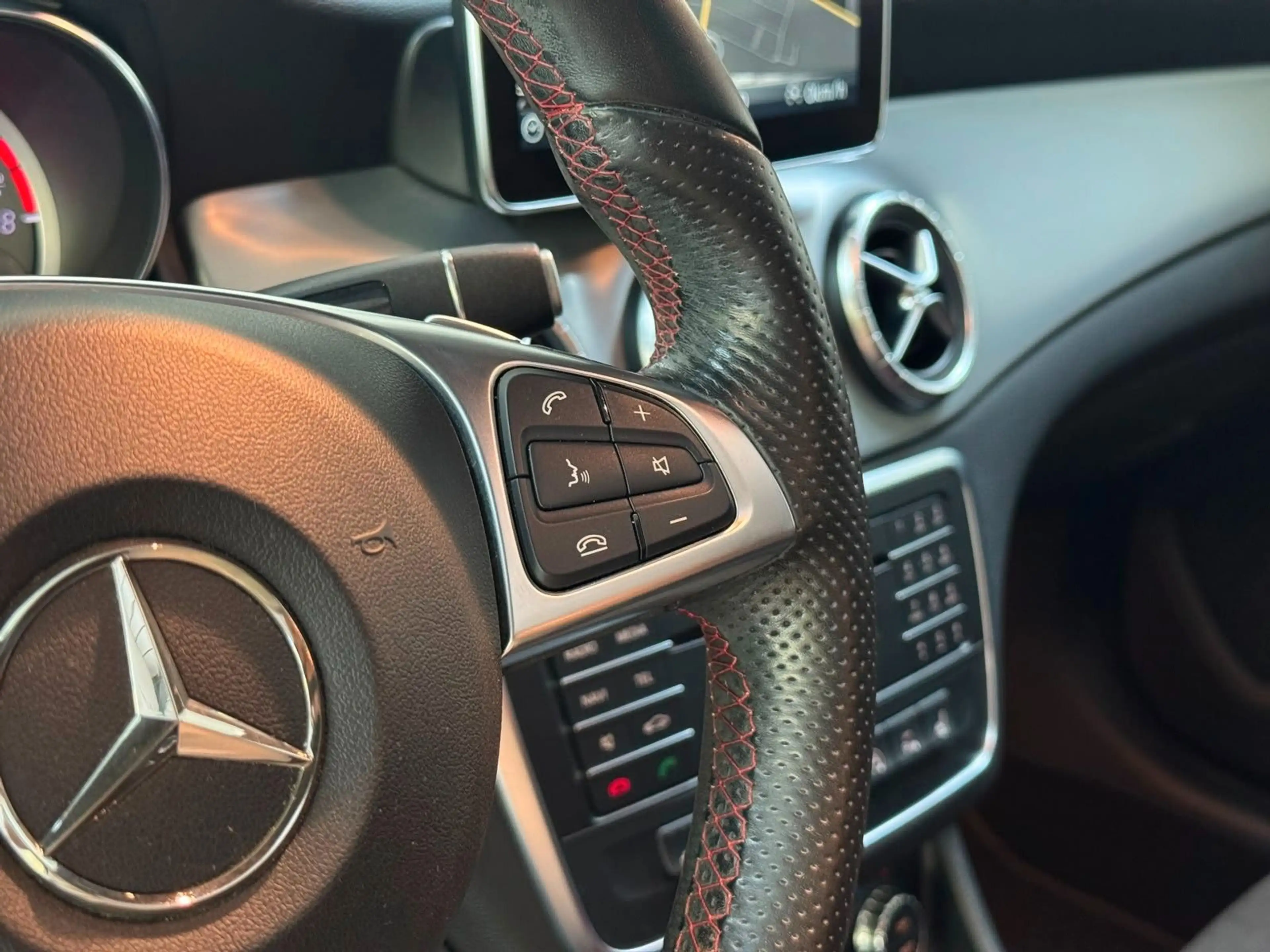 Mercedes-Benz CLA 200 AMG Line *Harman/Kardon*Pano*Kamera — photo 42