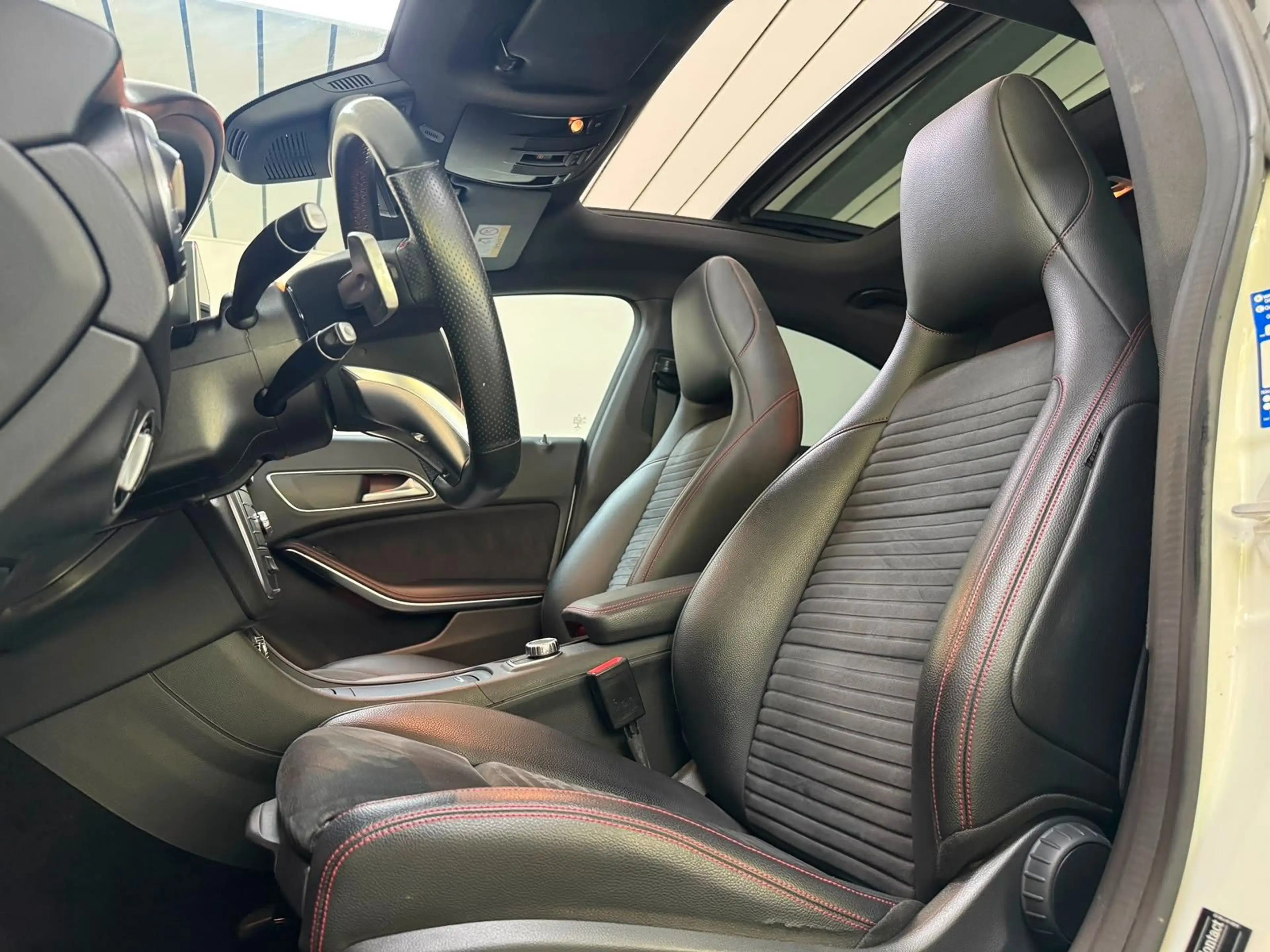 Mercedes-Benz CLA 200 AMG Line *Harman/Kardon*Pano*Kamera — photo 19