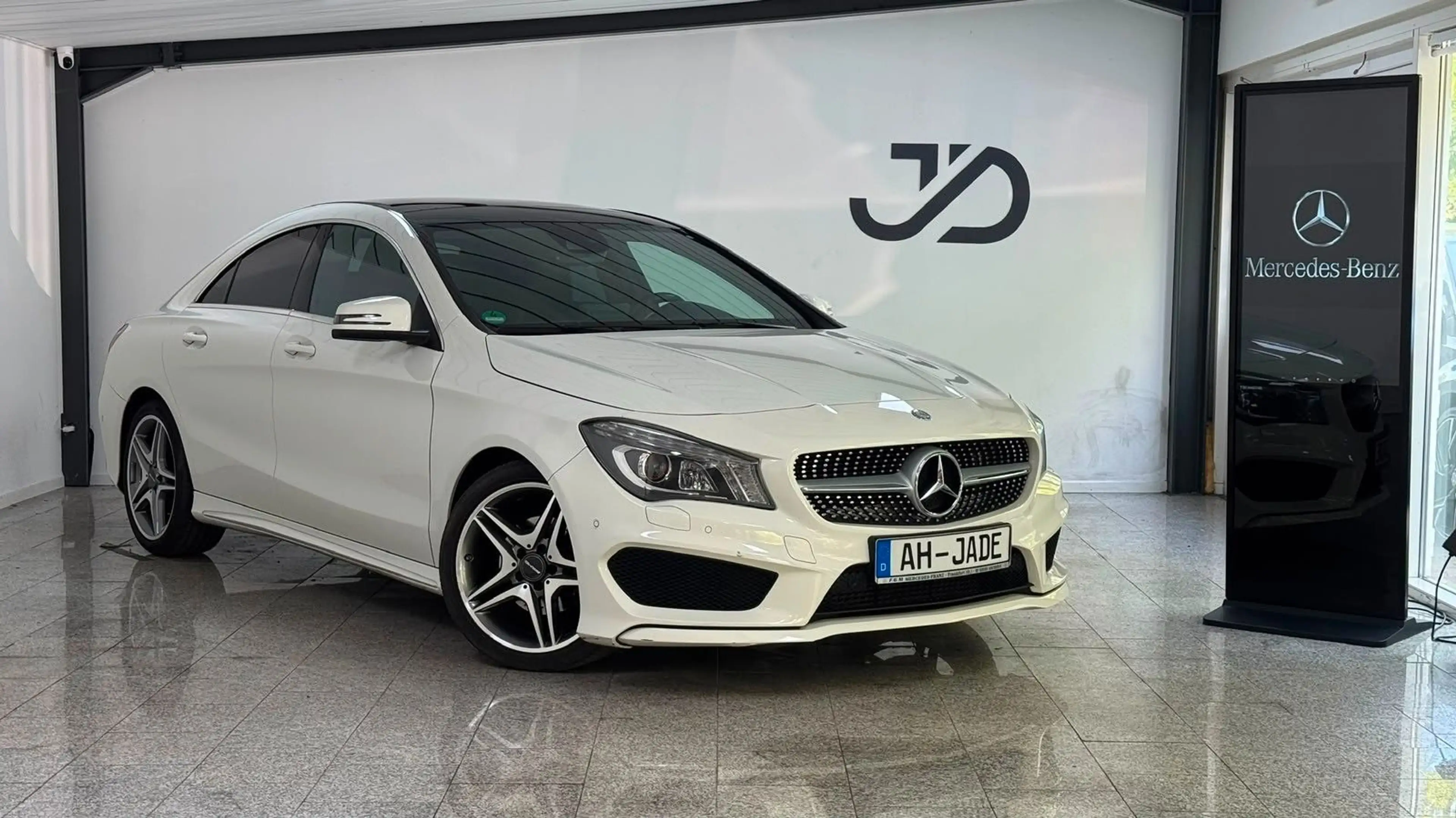 Mercedes-Benz CLA 200 AMG Line *Harman/Kardon*Pano*Kamera