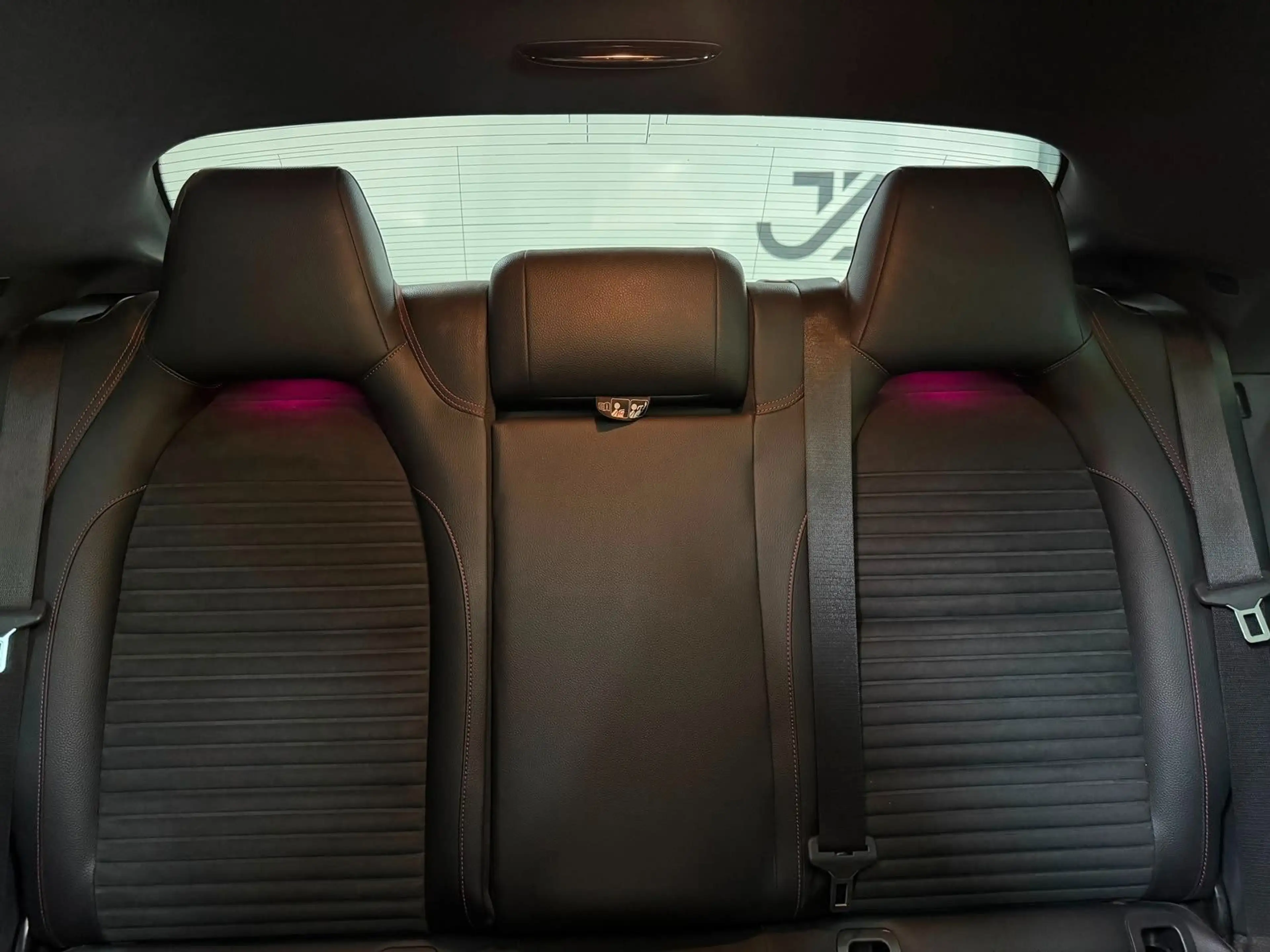 Mercedes-Benz CLA 200 AMG Line *Harman/Kardon*Pano*Kamera — photo 37
