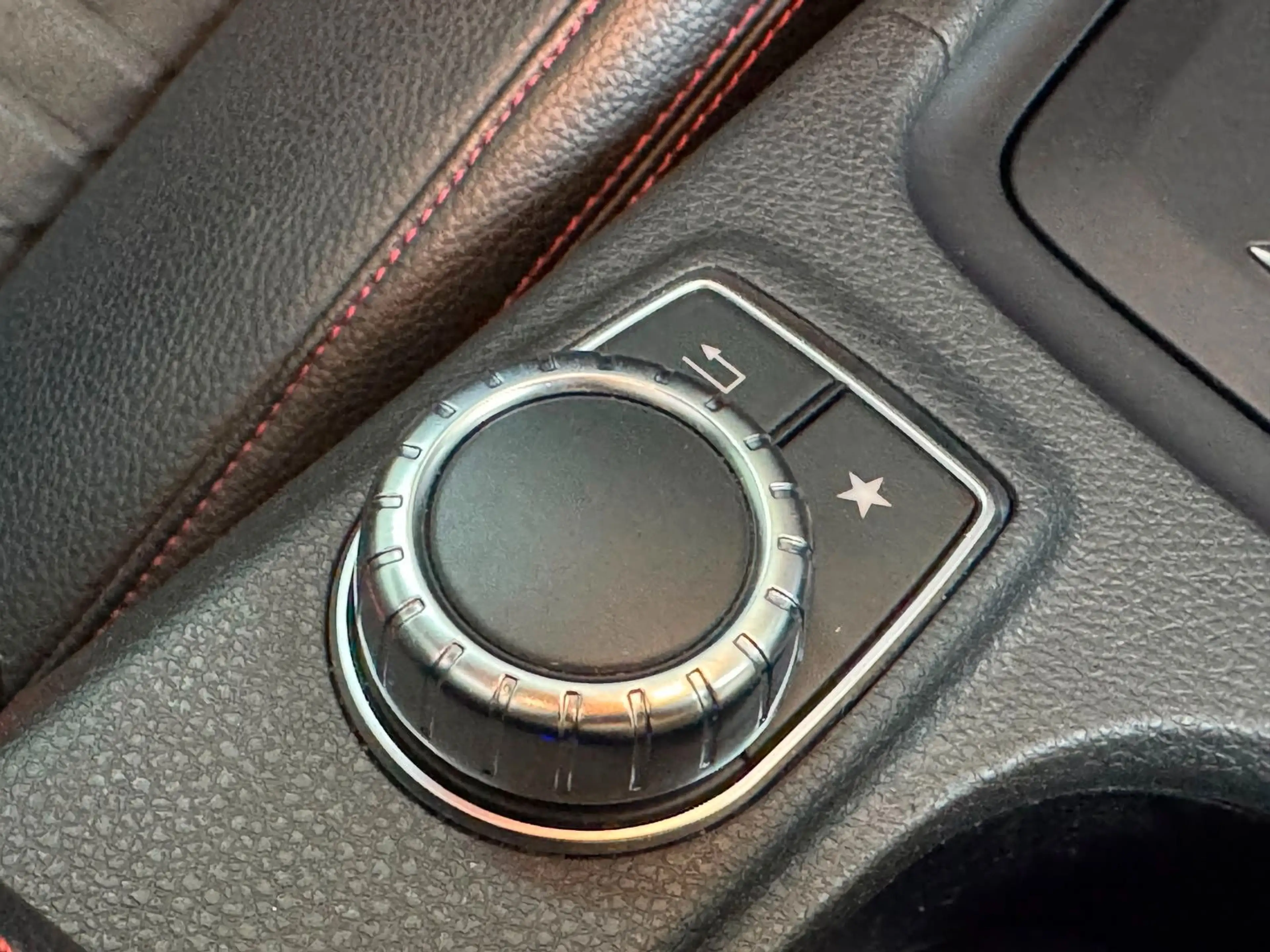 Mercedes-Benz CLA 200 AMG Line *Harman/Kardon*Pano*Kamera — photo 36