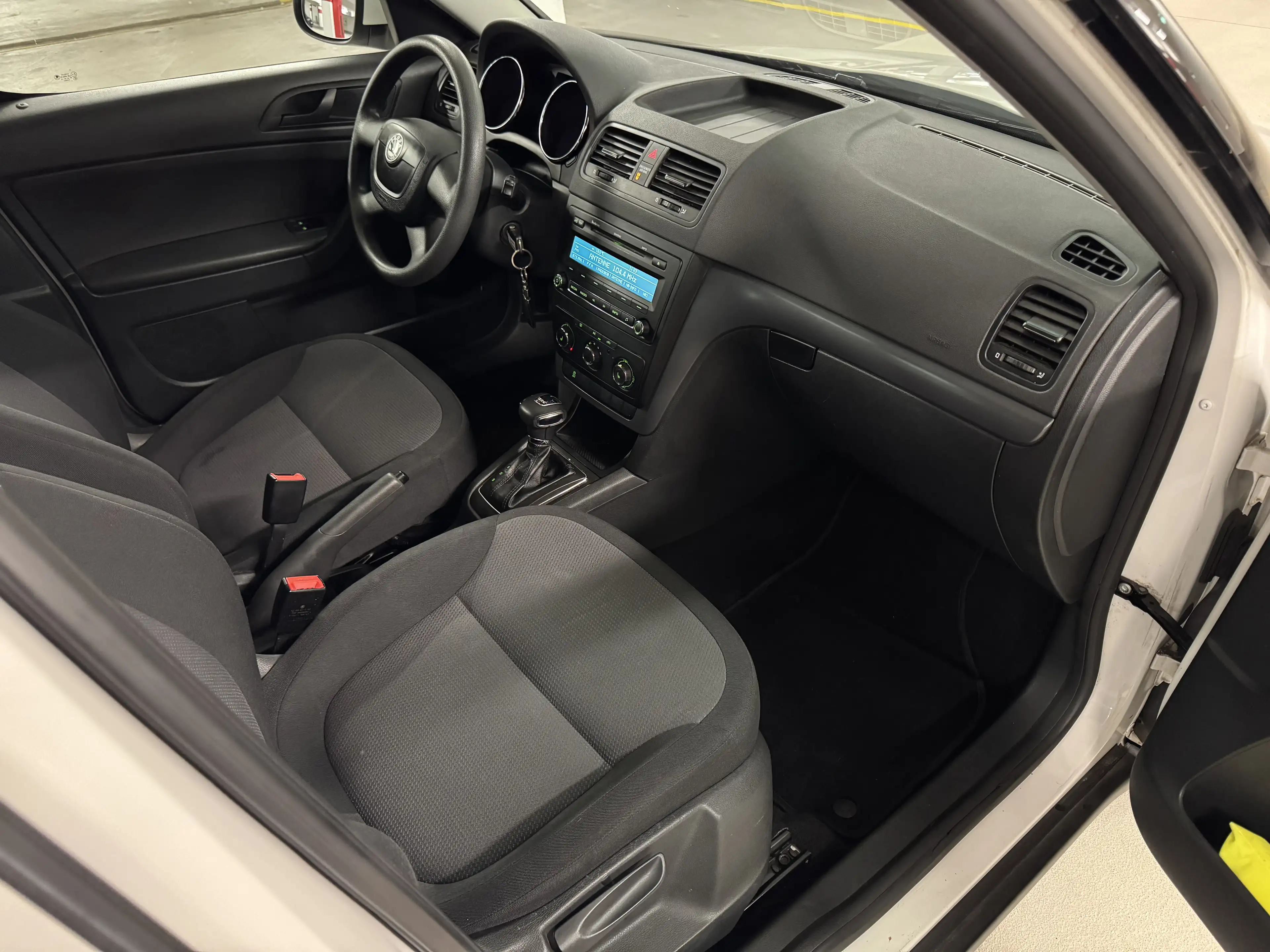 Skoda Yeti 1.2 TSI Active Plus Edition AUTOMATIK* PDC* SHZ* KLIMA* EURO 5* — photo 12