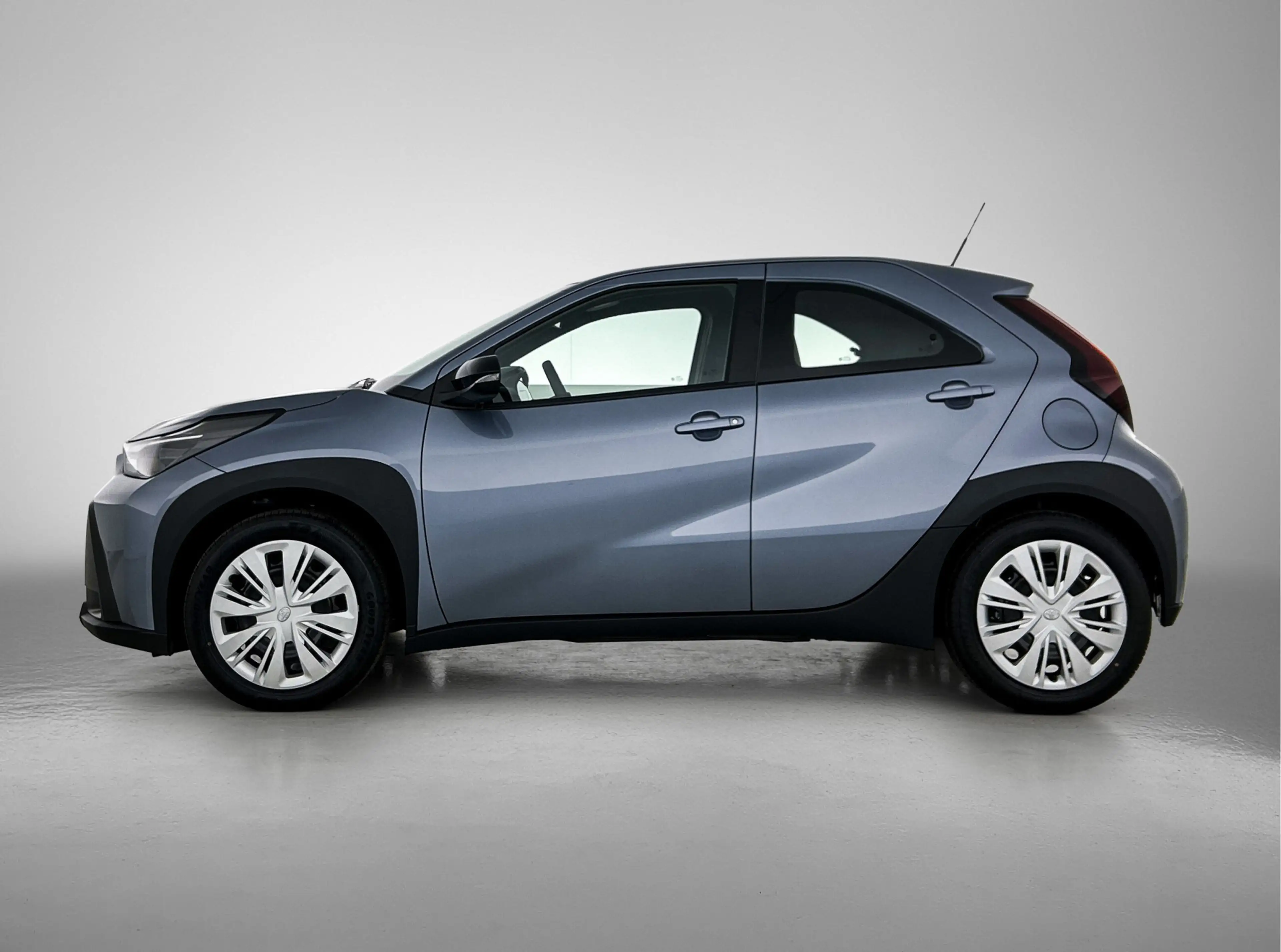 Toyota Aygo X Hybrid 115 play | Carplay | Camera | Adaptive Crui — photo 3