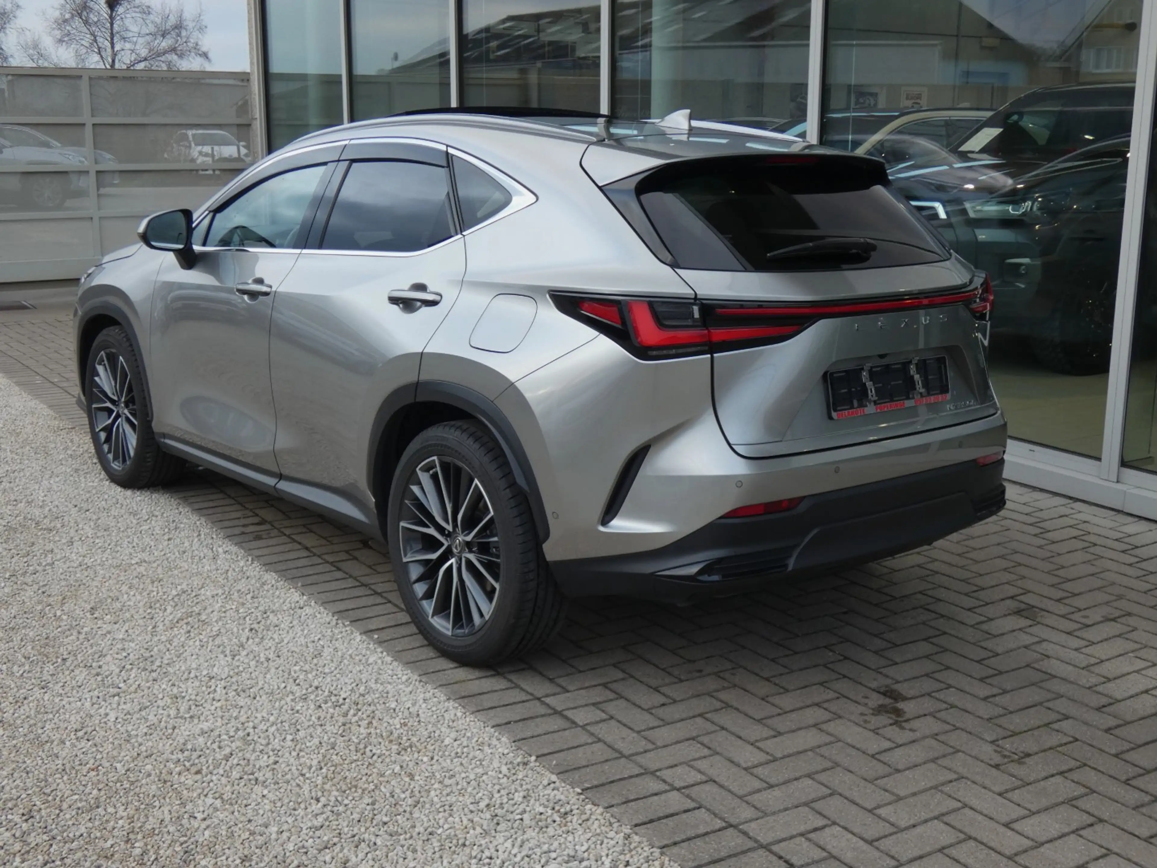 Lexus NX 350h AWD Privilege Line +PANO +MARK LEVINSON +360° CAM — photo 4