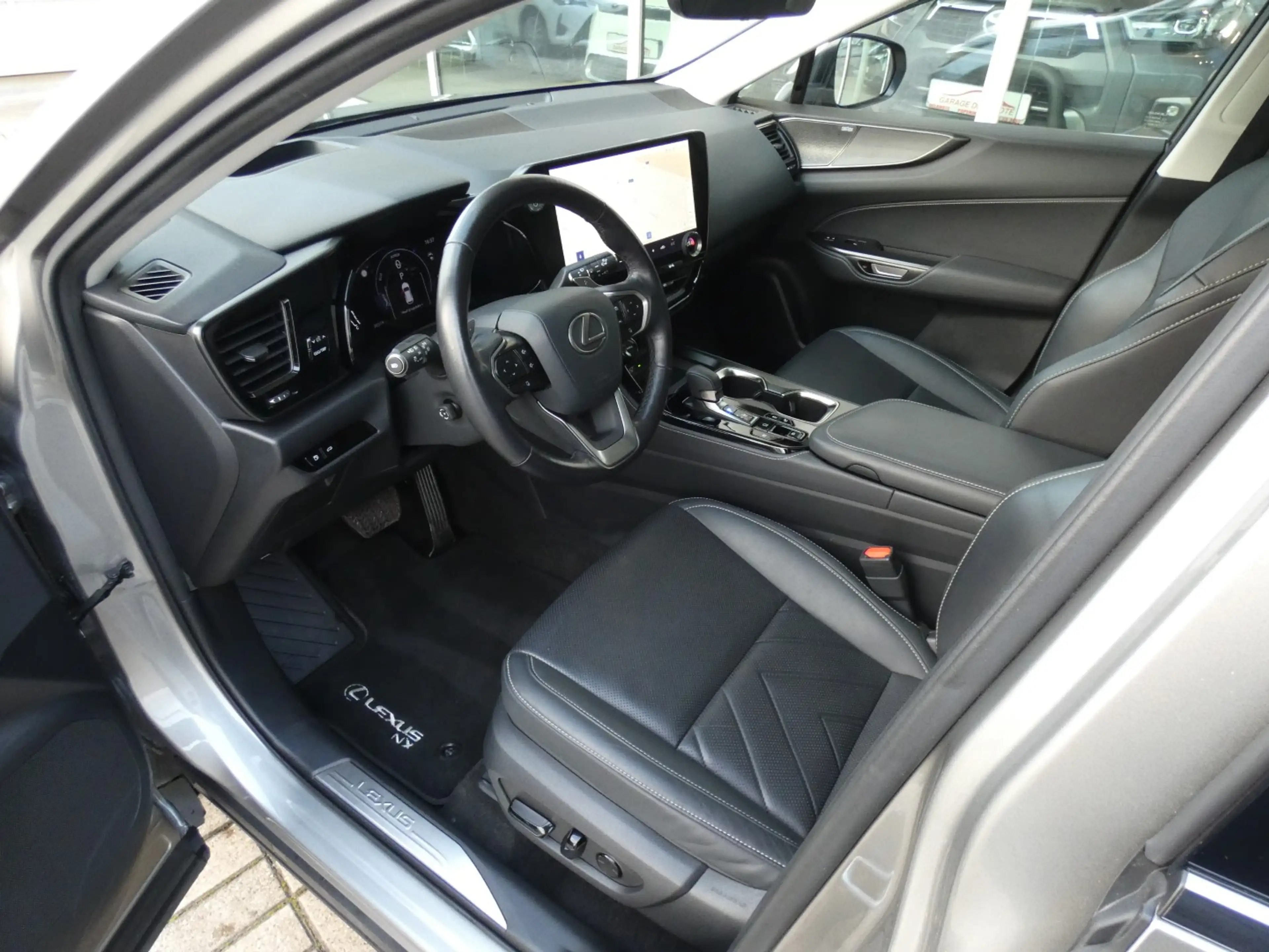 Lexus NX 350h AWD Privilege Line +PANO +MARK LEVINSON +360° CAM — photo 8