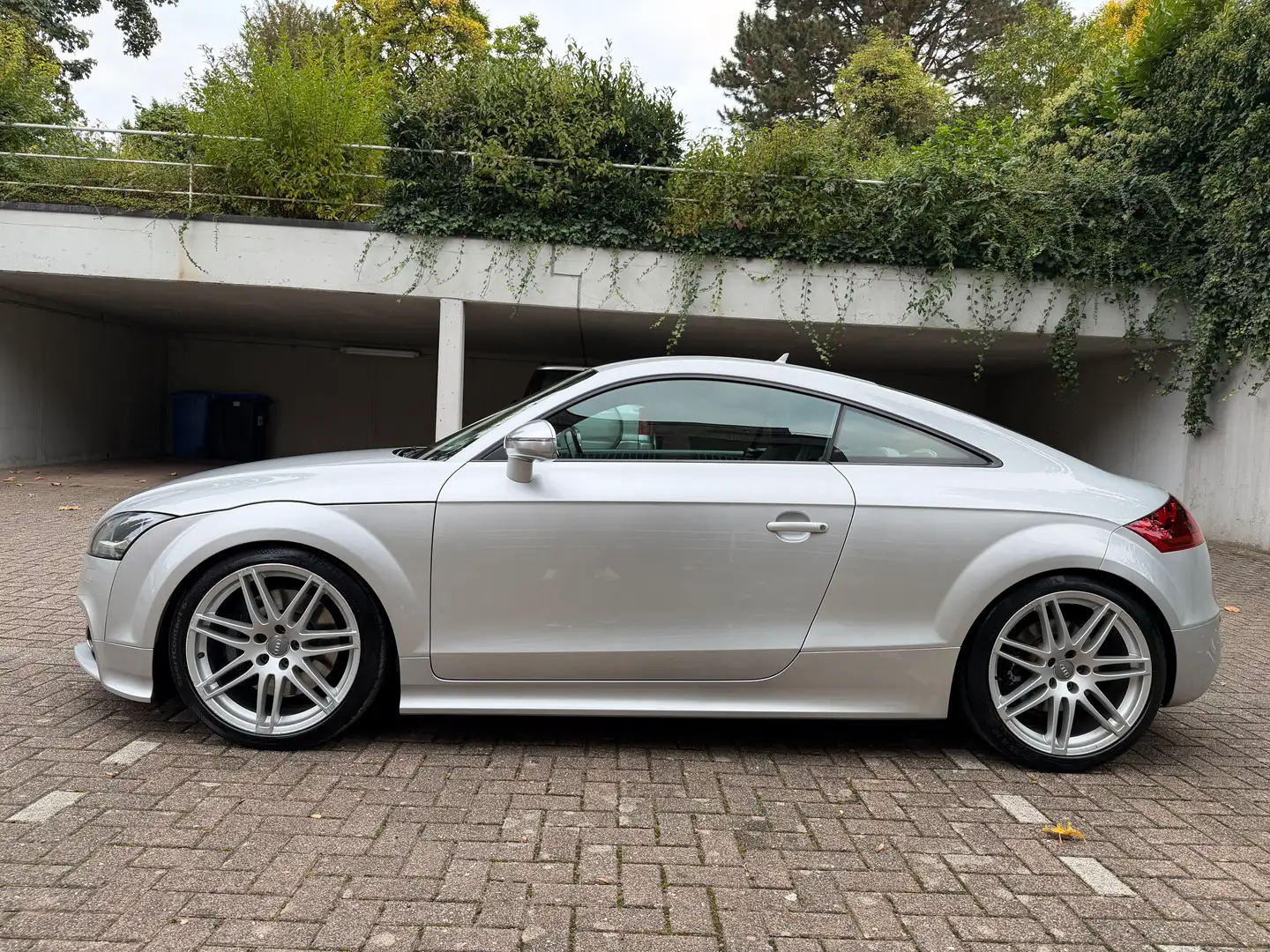 Audi TTS TTS Coupe S tronic Silber - 2